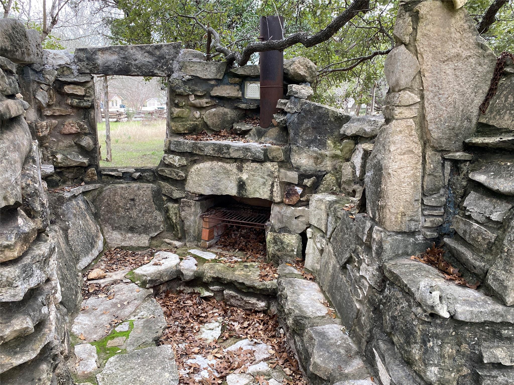 207 Hub Dr, Wimberley, TX 78676