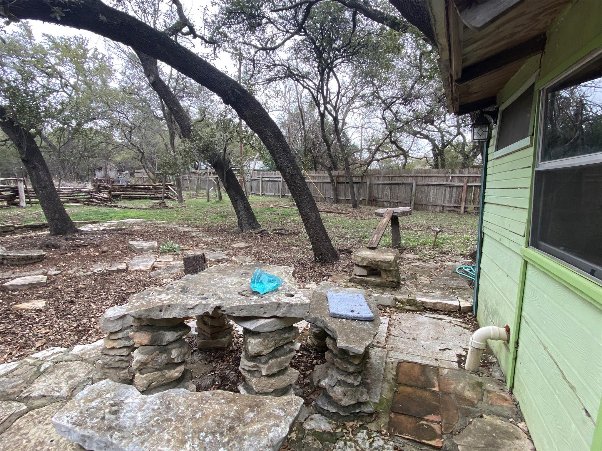 207 Hub Dr, Wimberley, TX 78676
