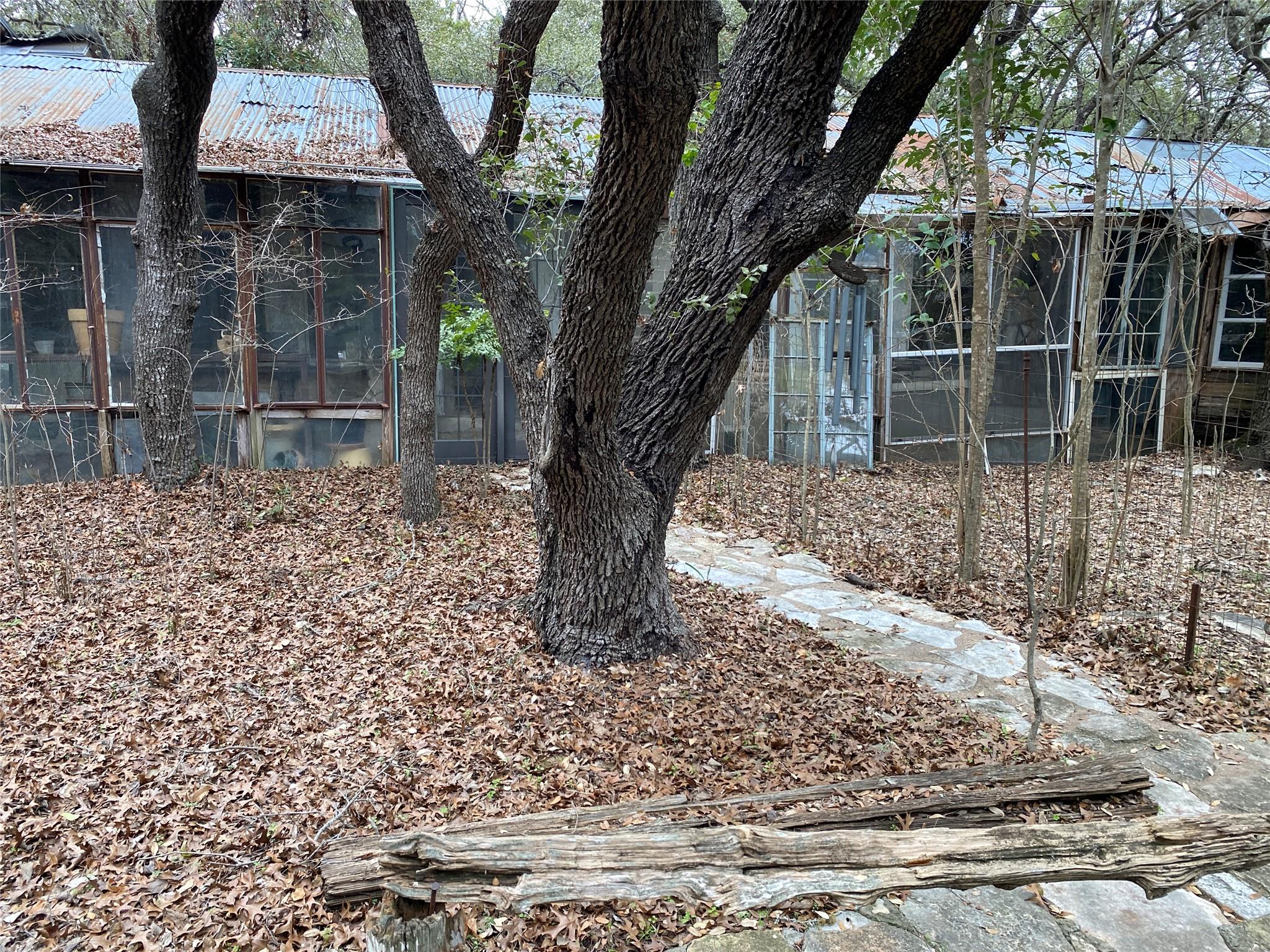 207 Hub Dr, Wimberley, TX 78676