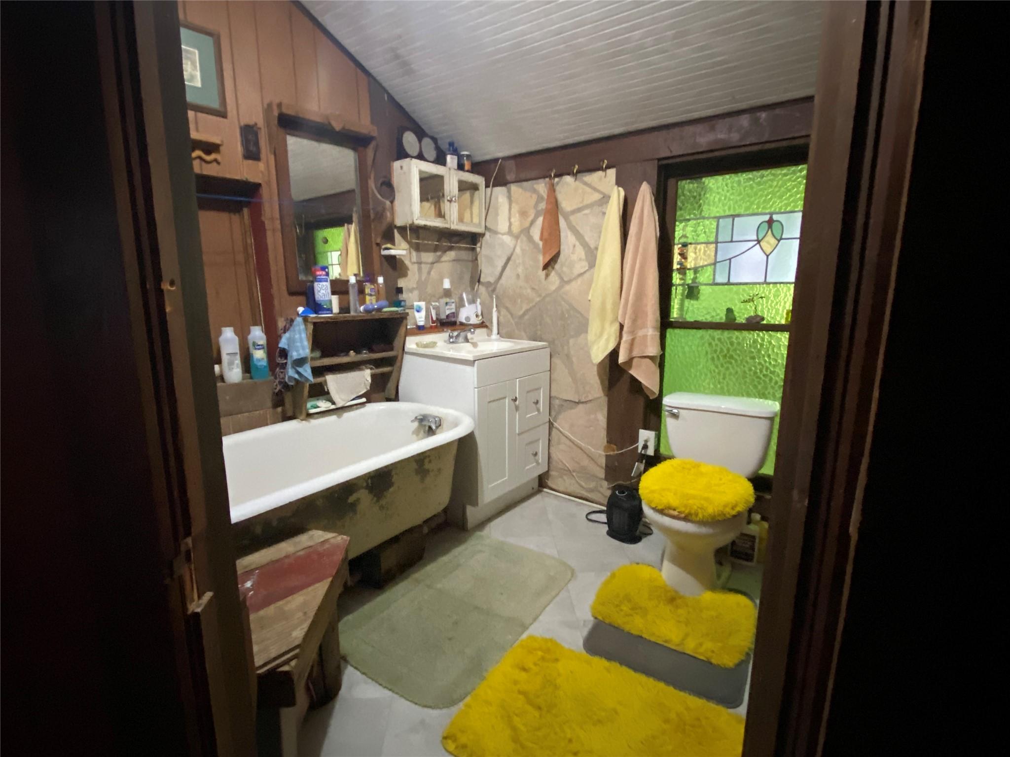 207 Hub Dr, Wimberley, TX 78676