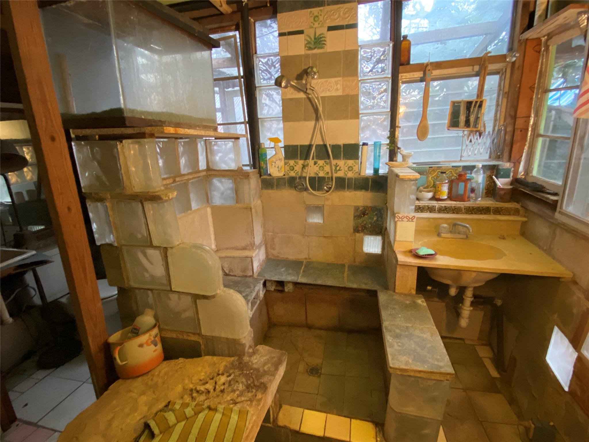 207 Hub Dr, Wimberley, TX 78676