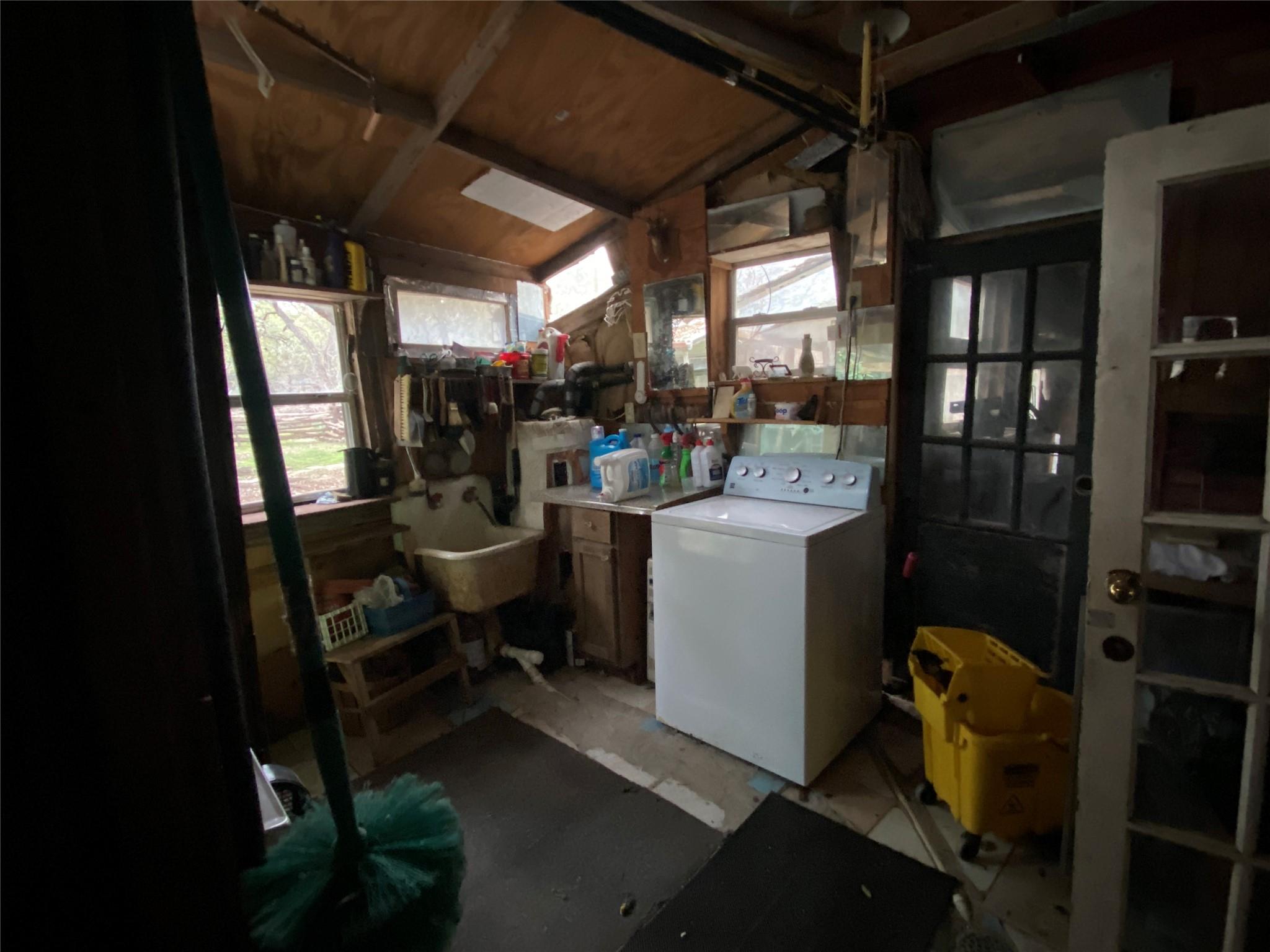 207 Hub Dr, Wimberley, TX 78676