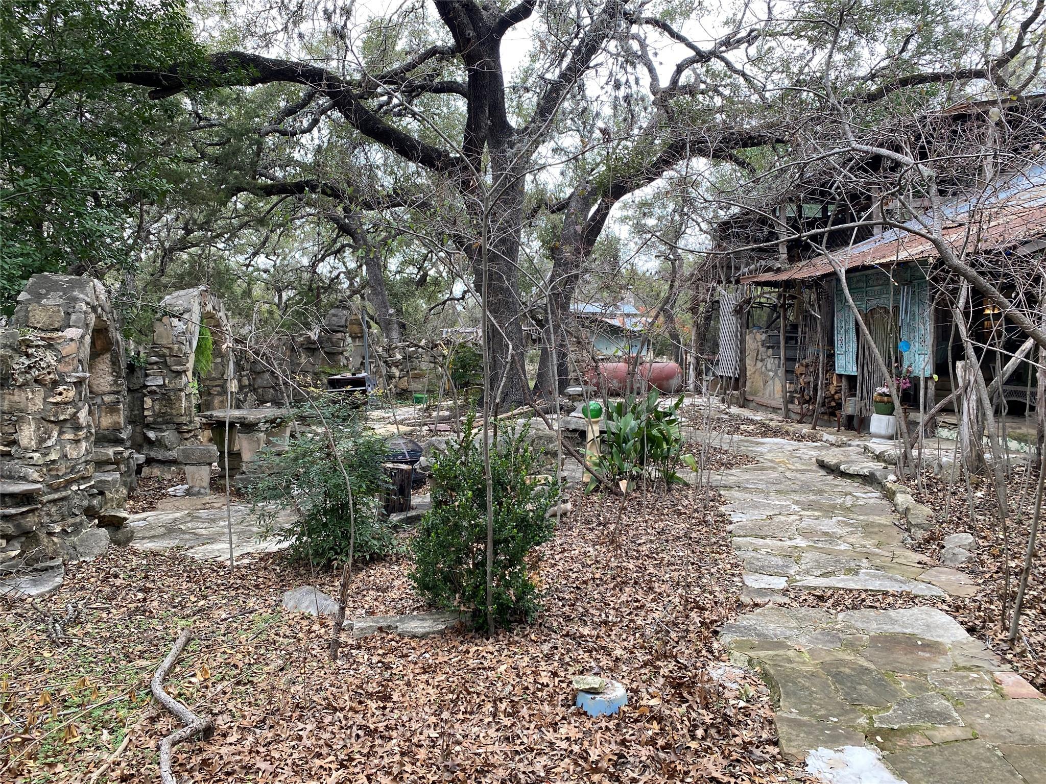 207 Hub Dr, Wimberley, TX 78676