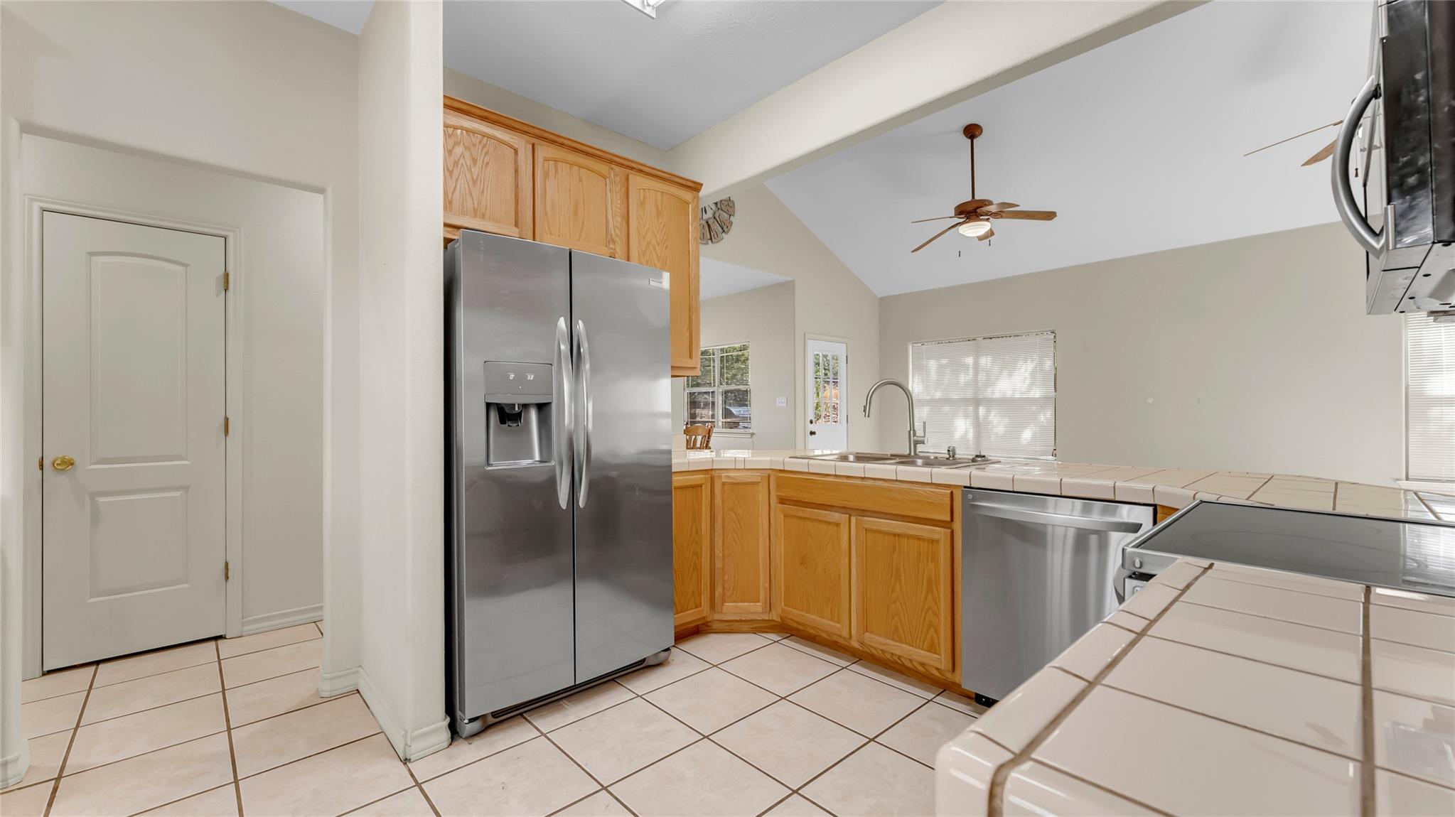 122 Eagle Point Dr, Kingsland, TX 78639