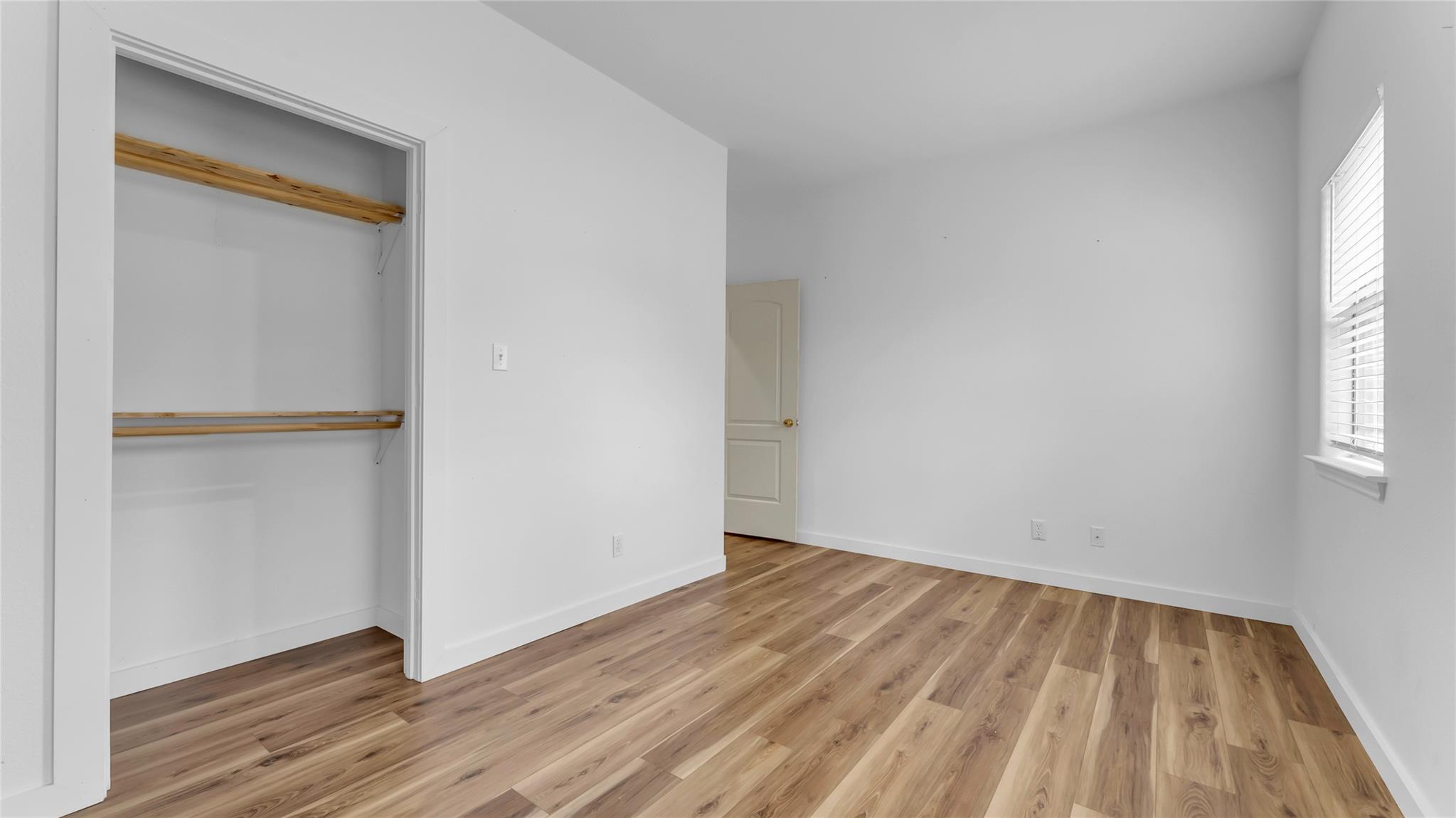 122 Eagle Point Dr, Kingsland, TX 78639