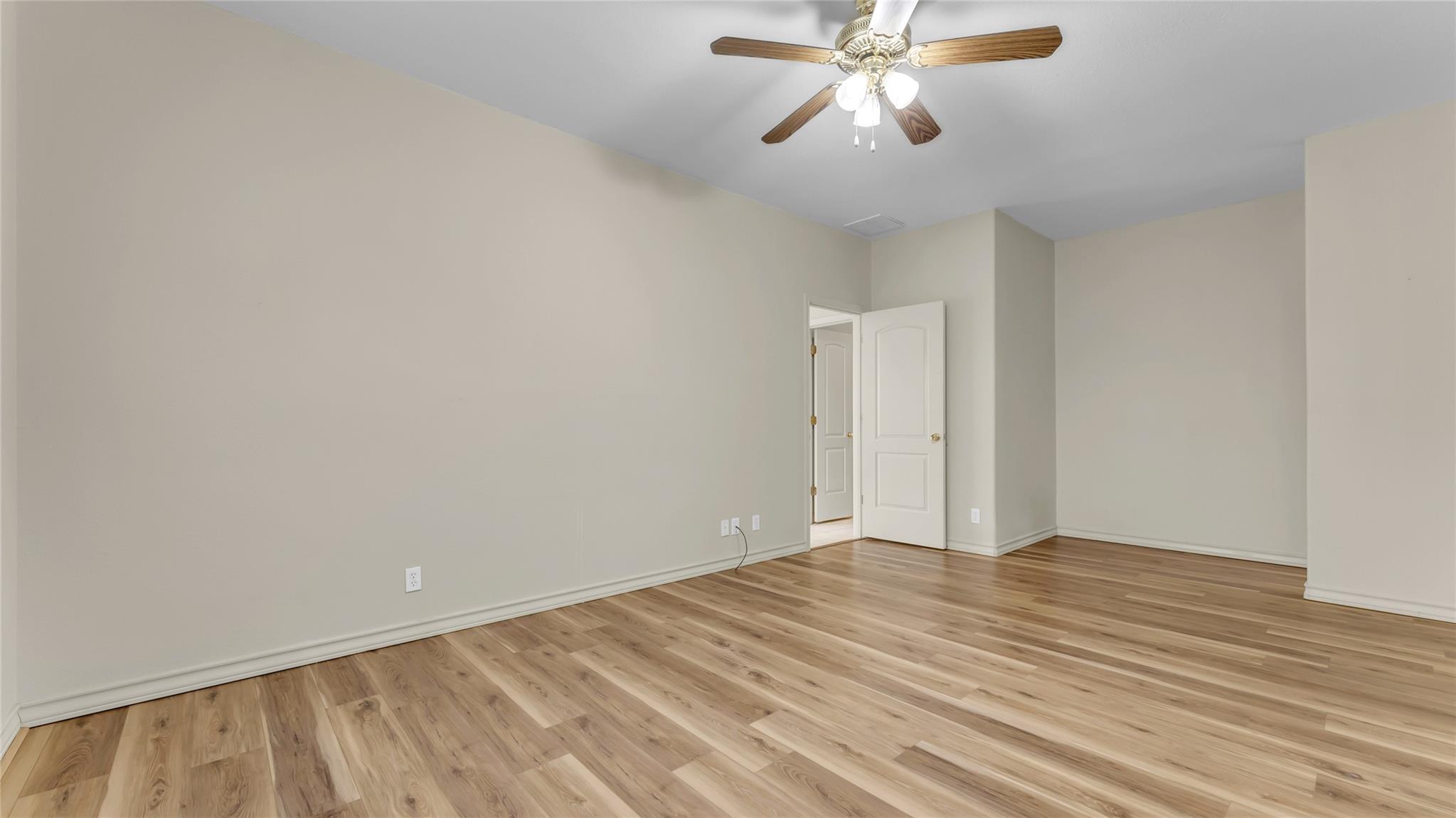 122 Eagle Point Dr, Kingsland, TX 78639