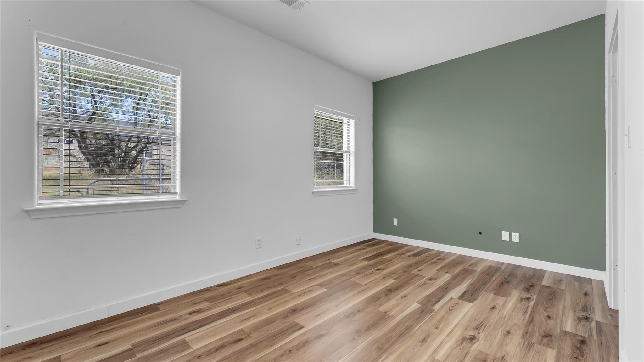 122 Eagle Point Dr, Kingsland, TX 78639