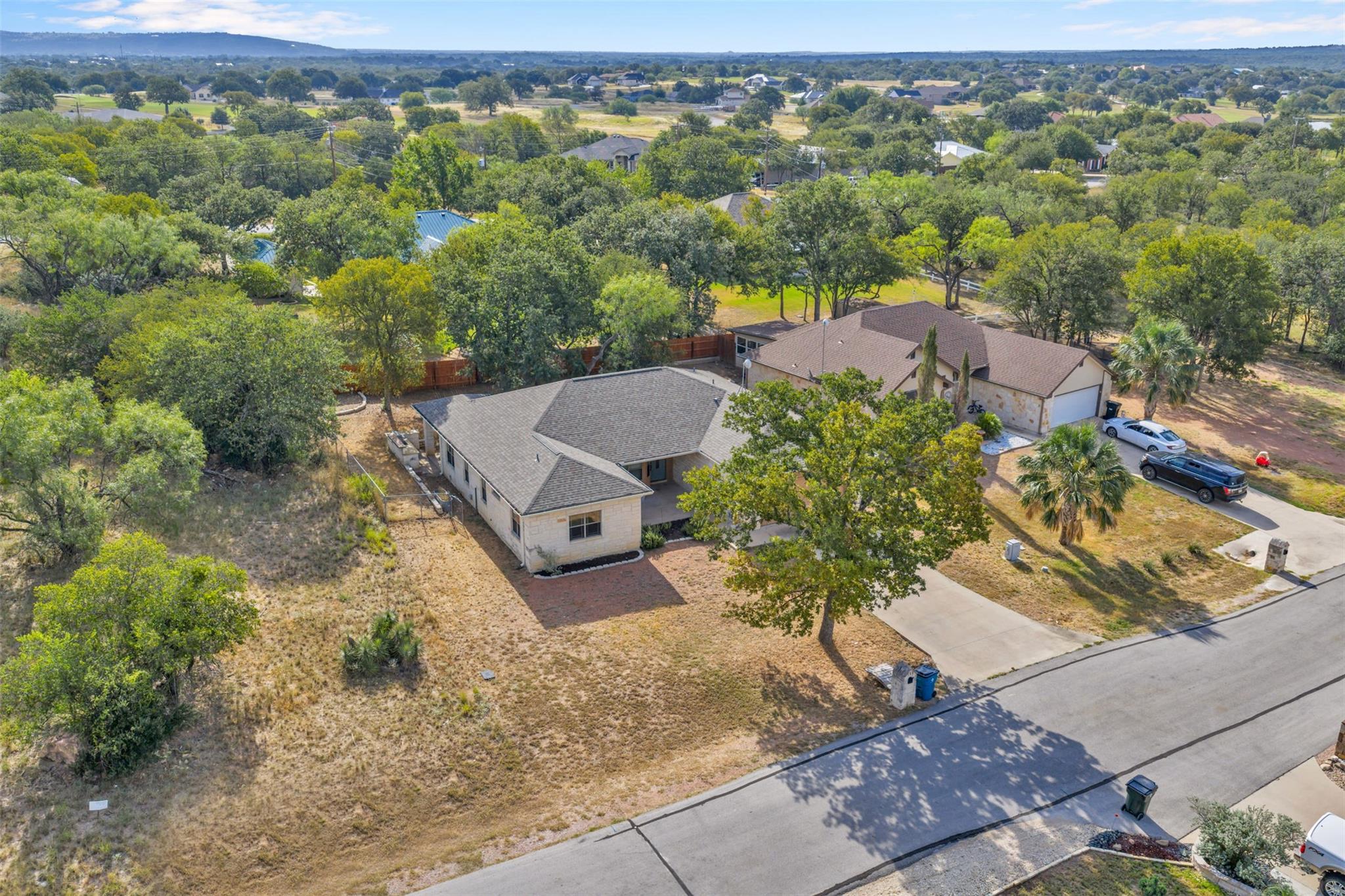 122 Eagle Point Dr, Kingsland, TX 78639