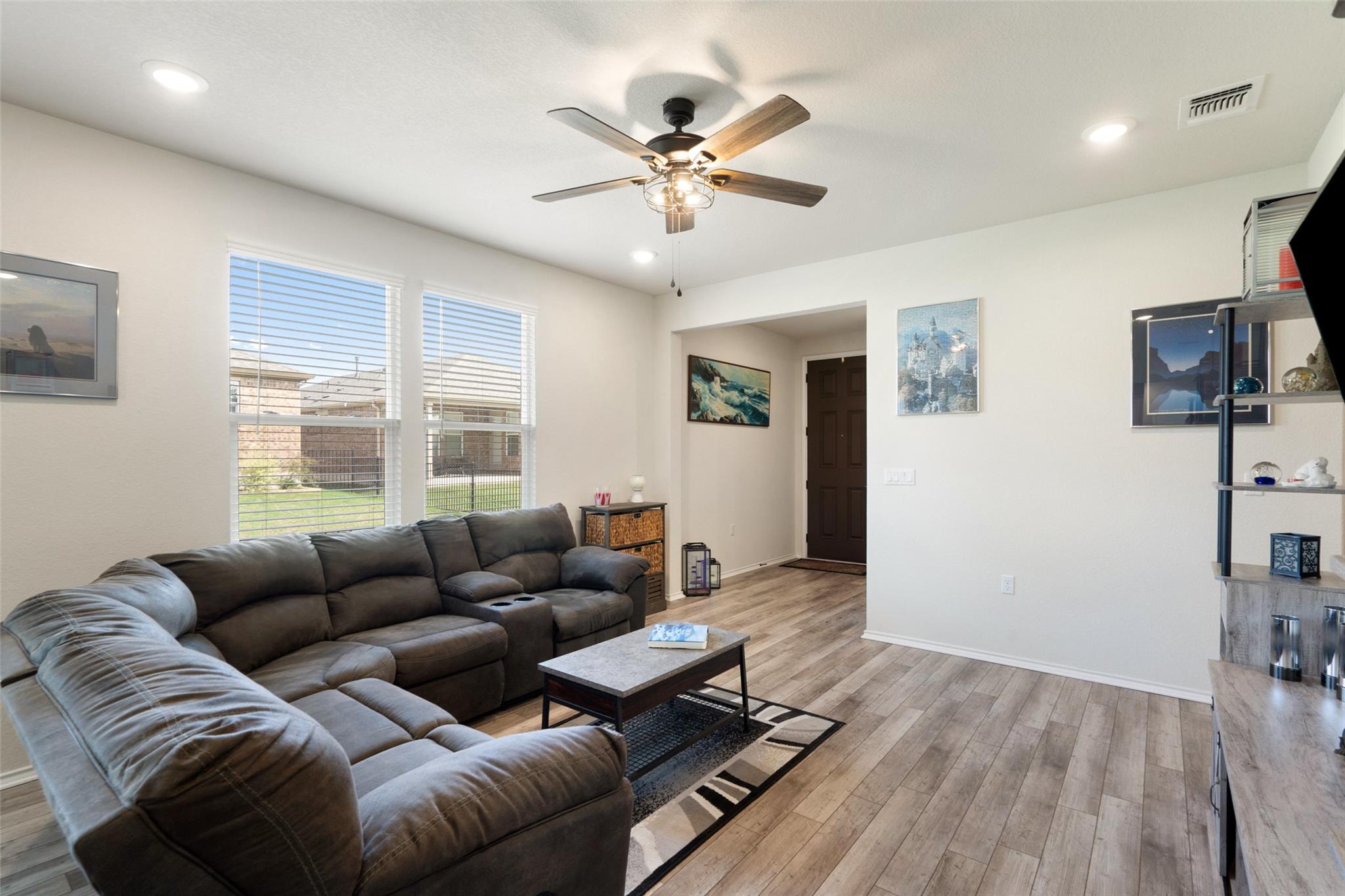 902 Saratoga Ln, Georgetown, TX 78633