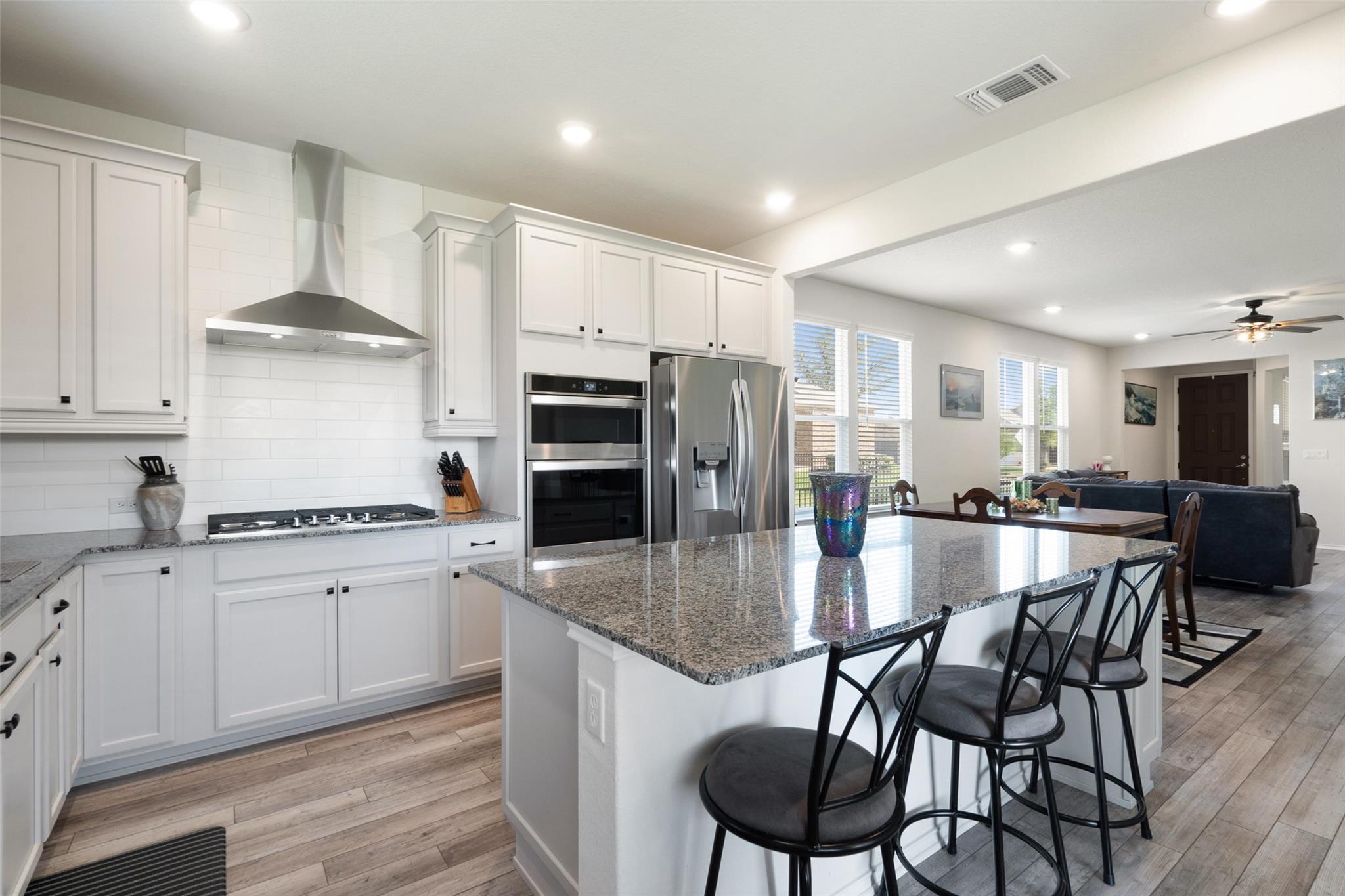 902 Saratoga Ln, Georgetown, TX 78633