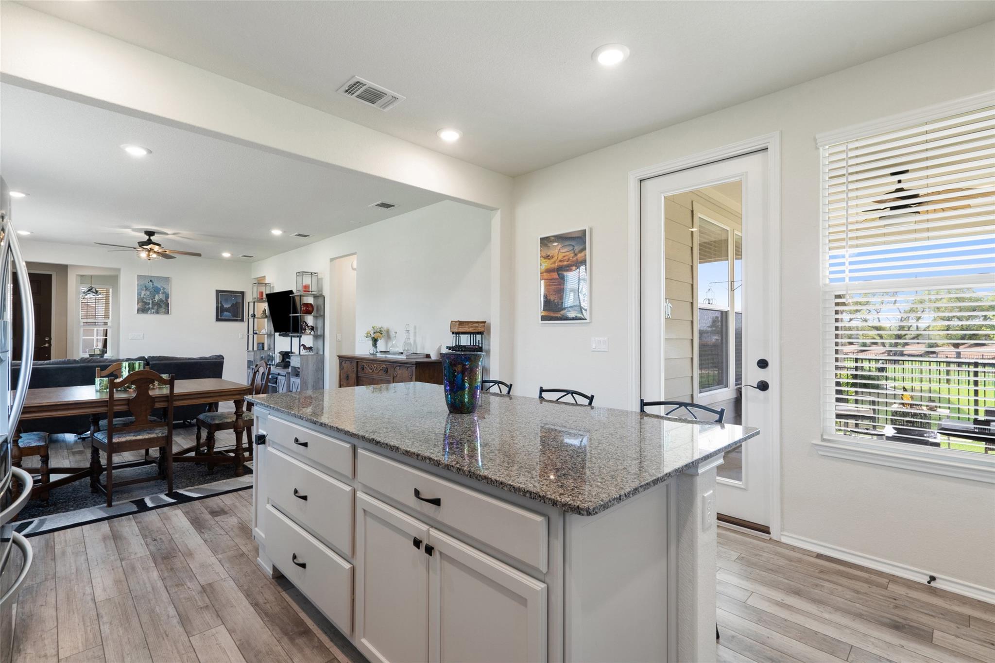 902 Saratoga Ln, Georgetown, TX 78633