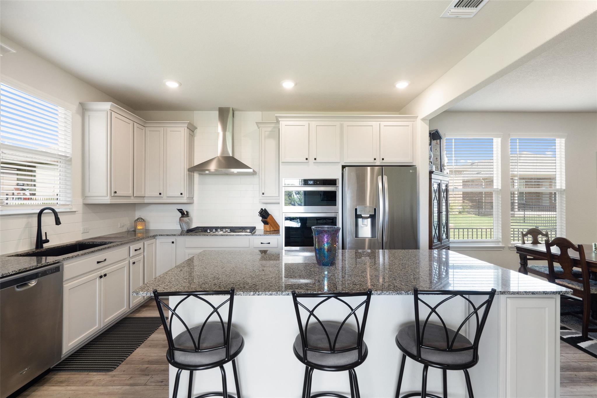 902 Saratoga Ln, Georgetown, TX 78633