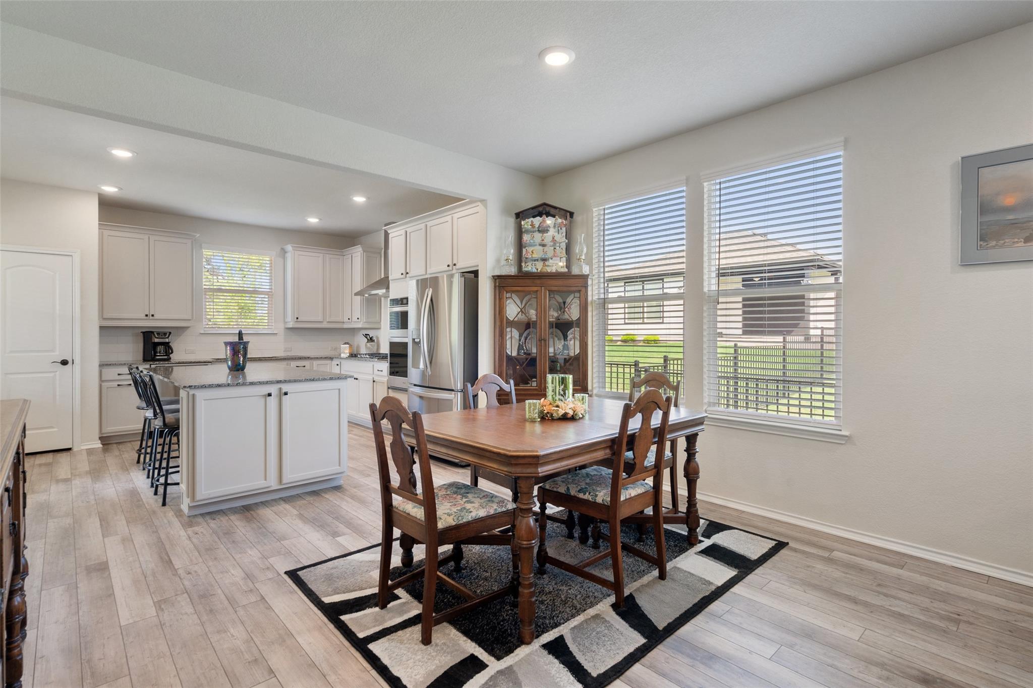 902 Saratoga Ln, Georgetown, TX 78633