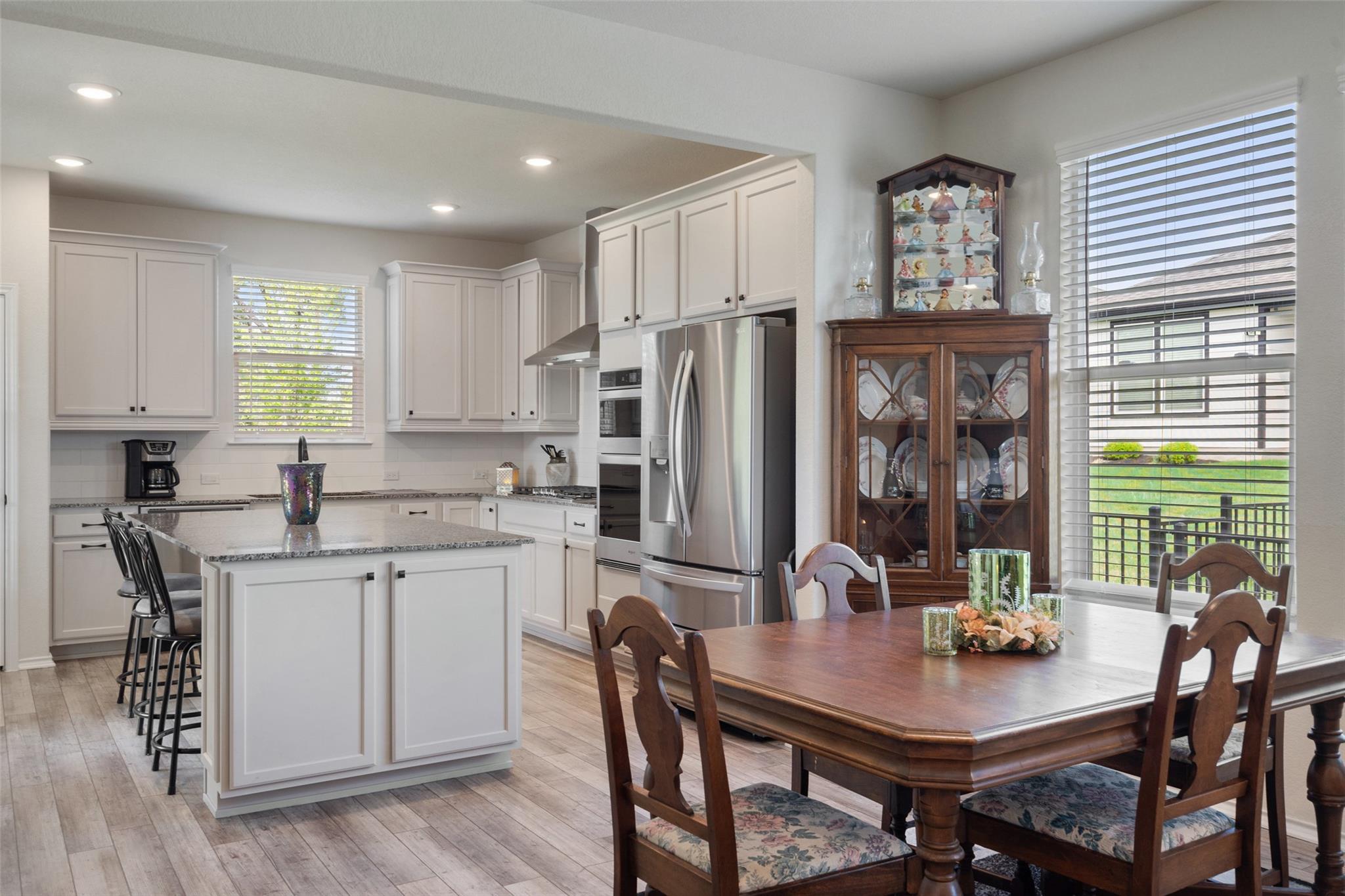 902 Saratoga Ln, Georgetown, TX 78633