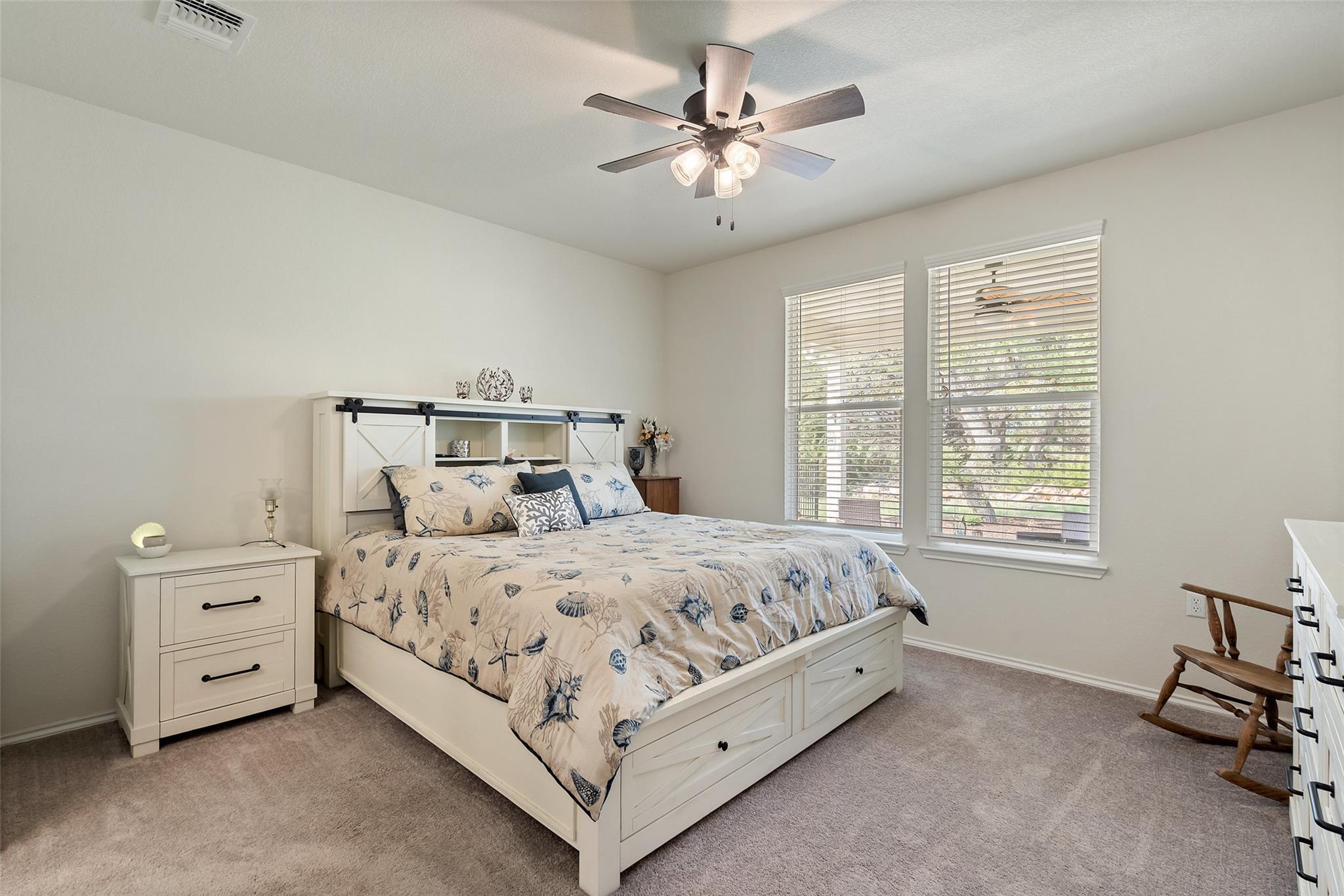 902 Saratoga Ln, Georgetown, TX 78633