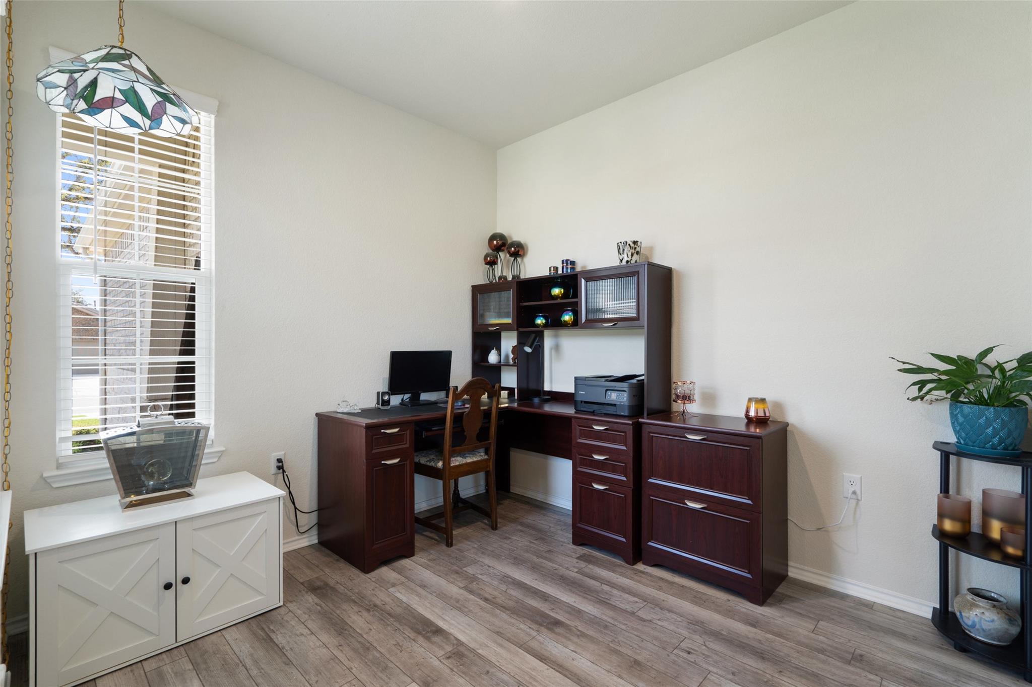 902 Saratoga Ln, Georgetown, TX 78633