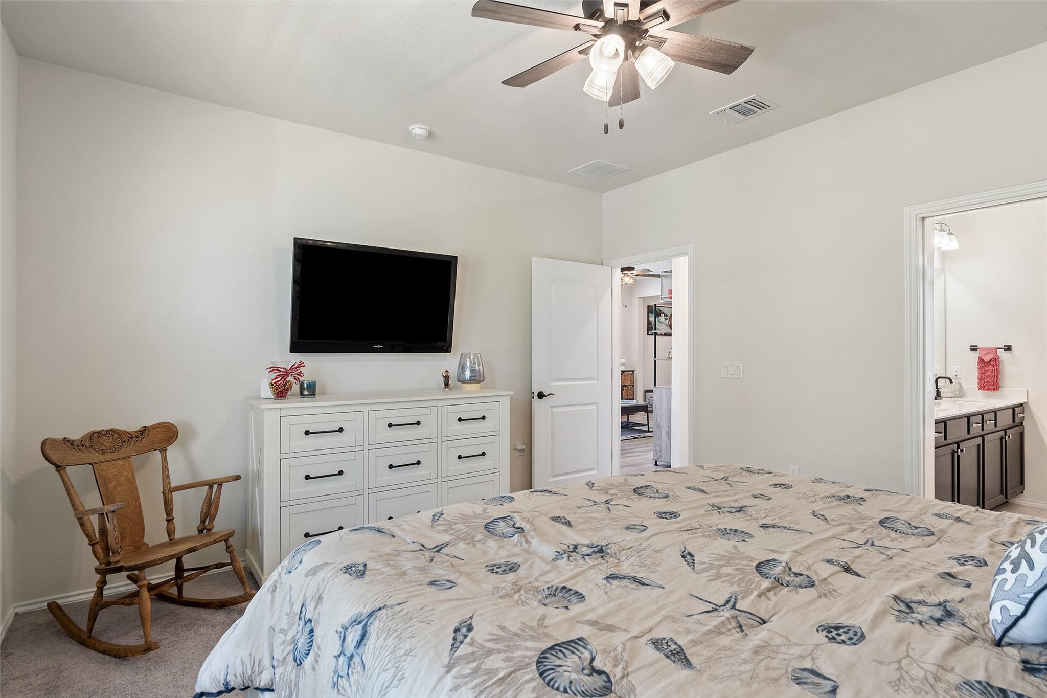 902 Saratoga Ln, Georgetown, TX 78633