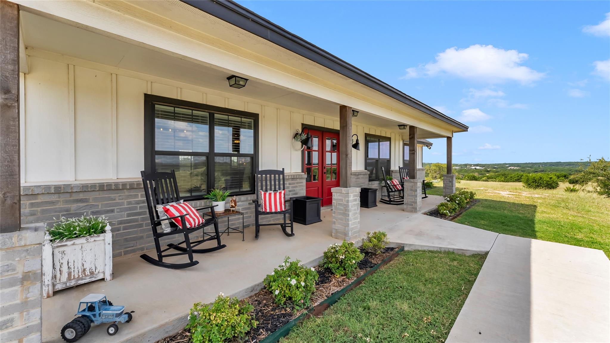 709 Three Creeks Dr, Bertram, TX 78605