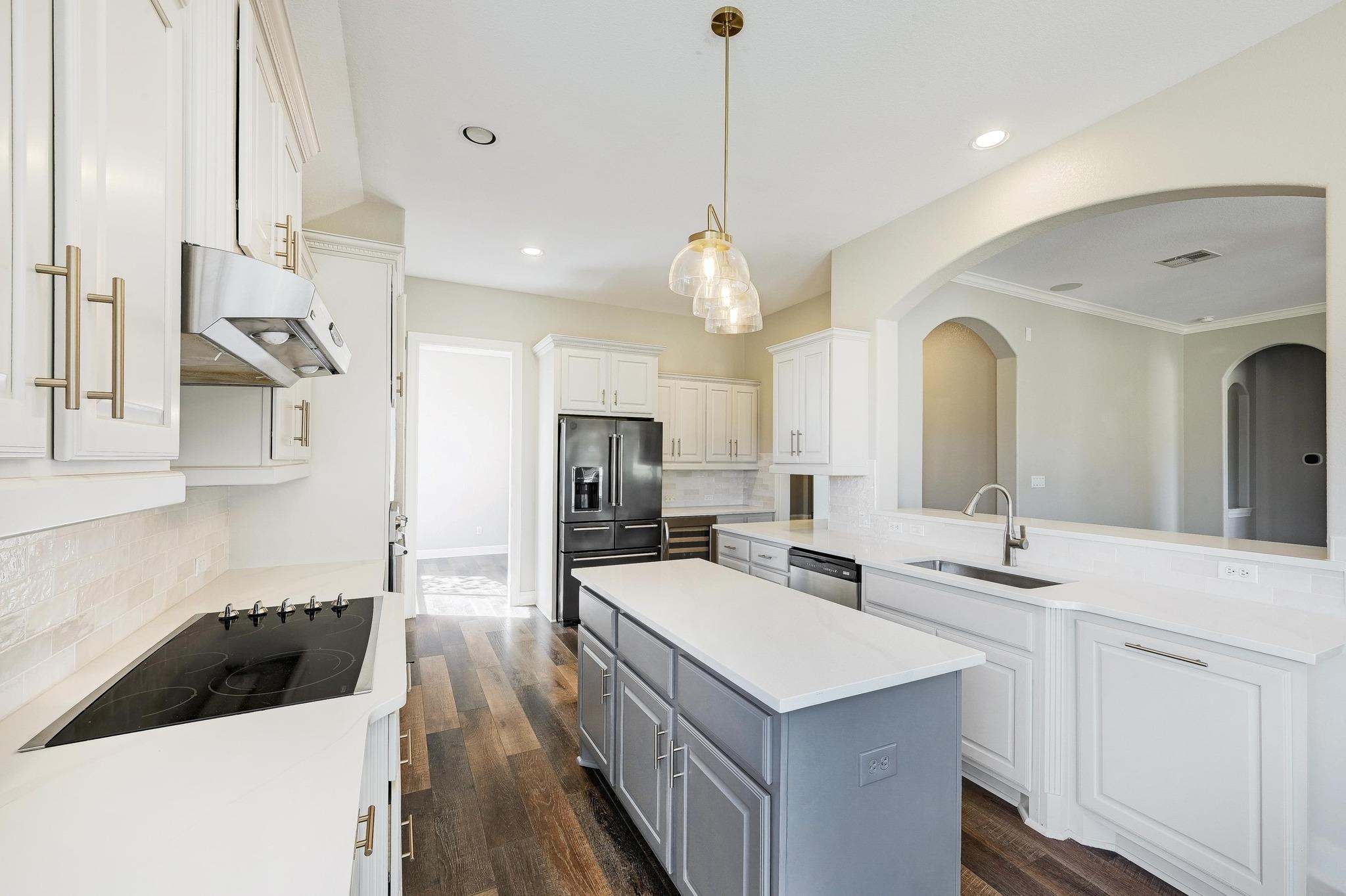 577 Shelf Rock Rd, Driftwood, TX 78619