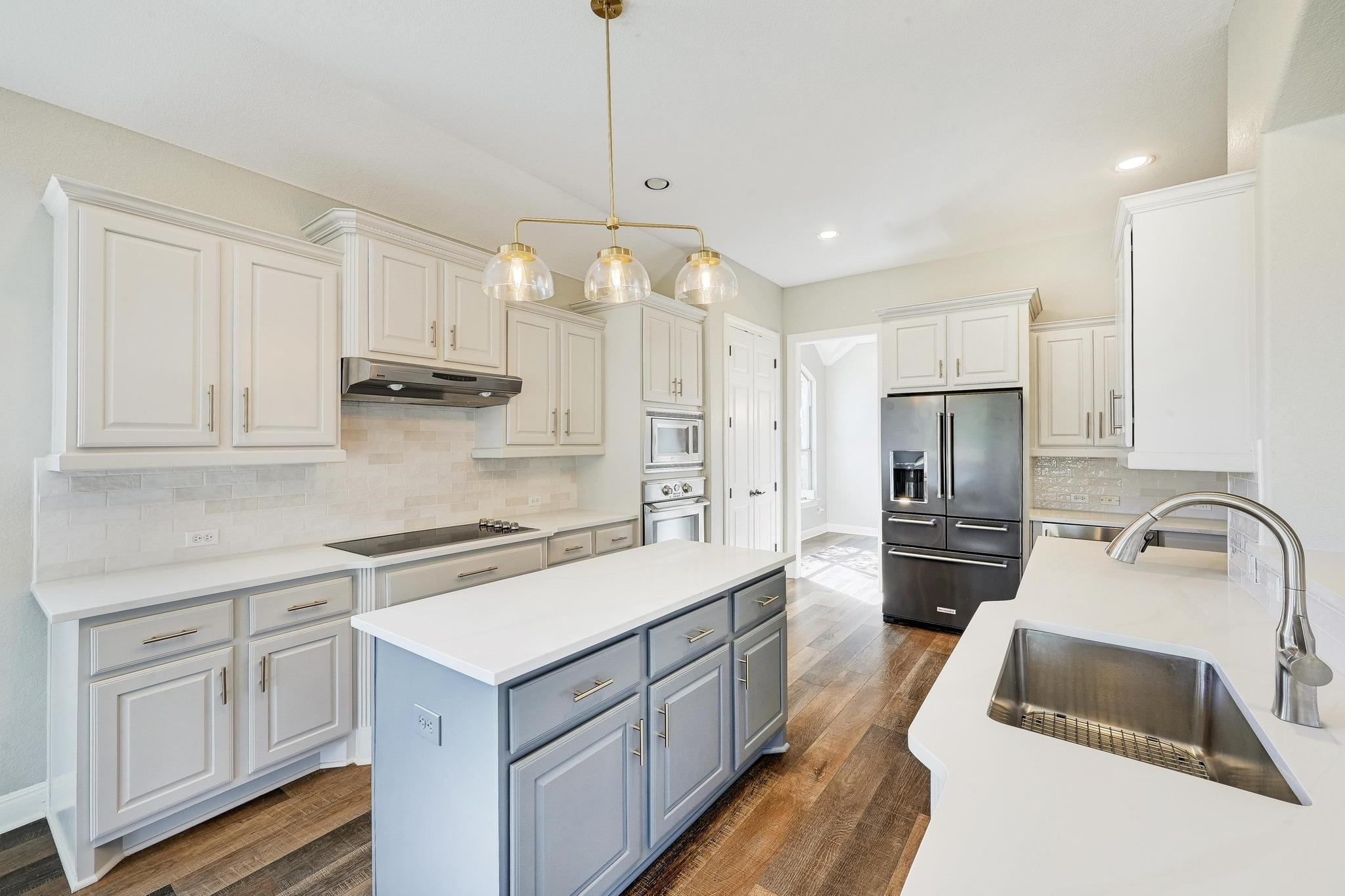 577 Shelf Rock Rd, Driftwood, TX 78619