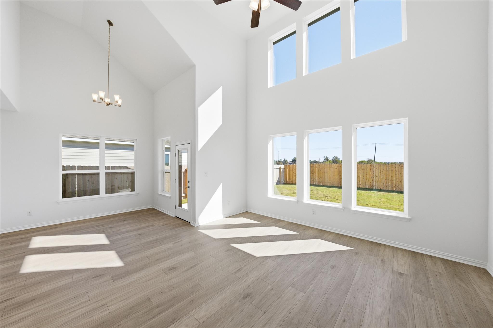 205 Caraway Dr, Taylor, TX 76574