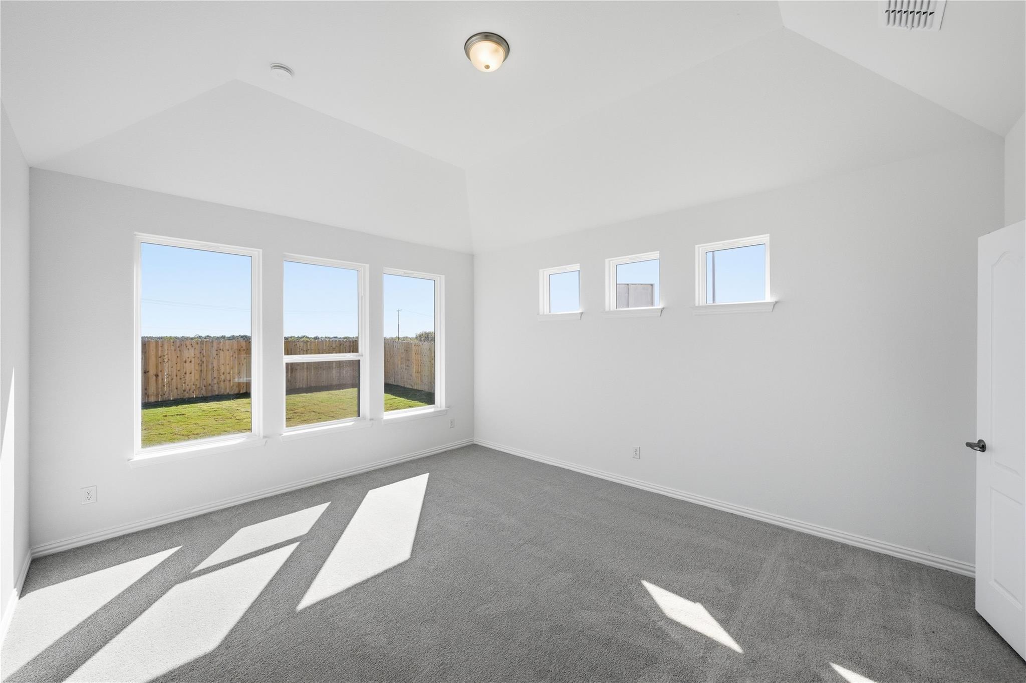 205 Caraway Dr, Taylor, TX 76574