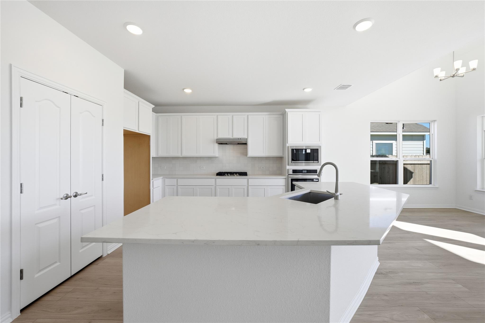 205 Caraway Dr, Taylor, TX 76574