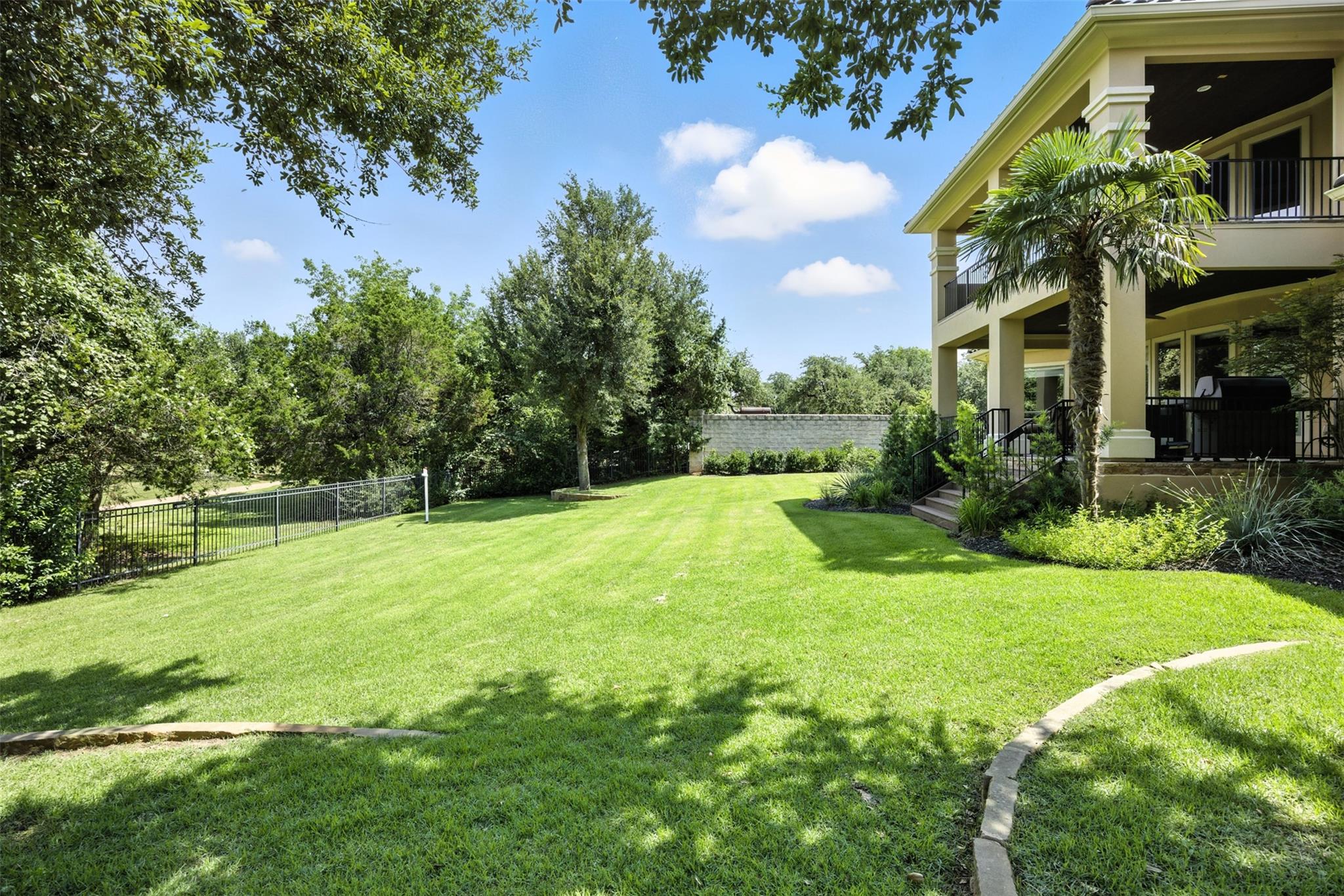 2116 University Club Dr., Austin, TX 78732