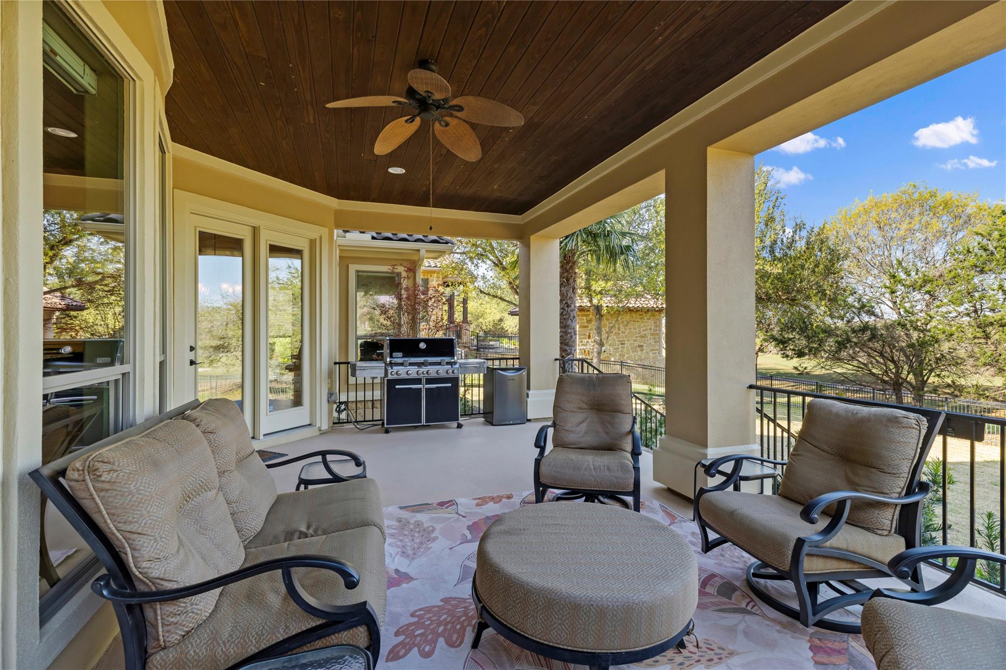 2116 University Club Dr., Austin, TX 78732