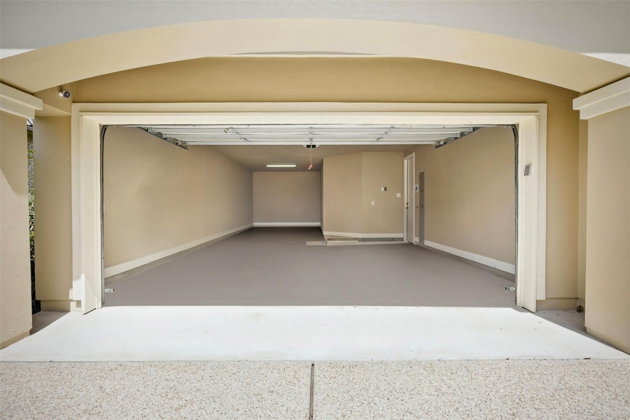 2116 University Club Dr., Austin, TX 78732