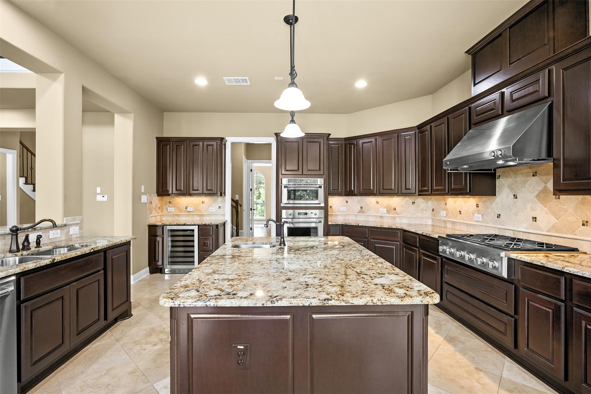 2116 University Club Dr., Austin, TX 78732