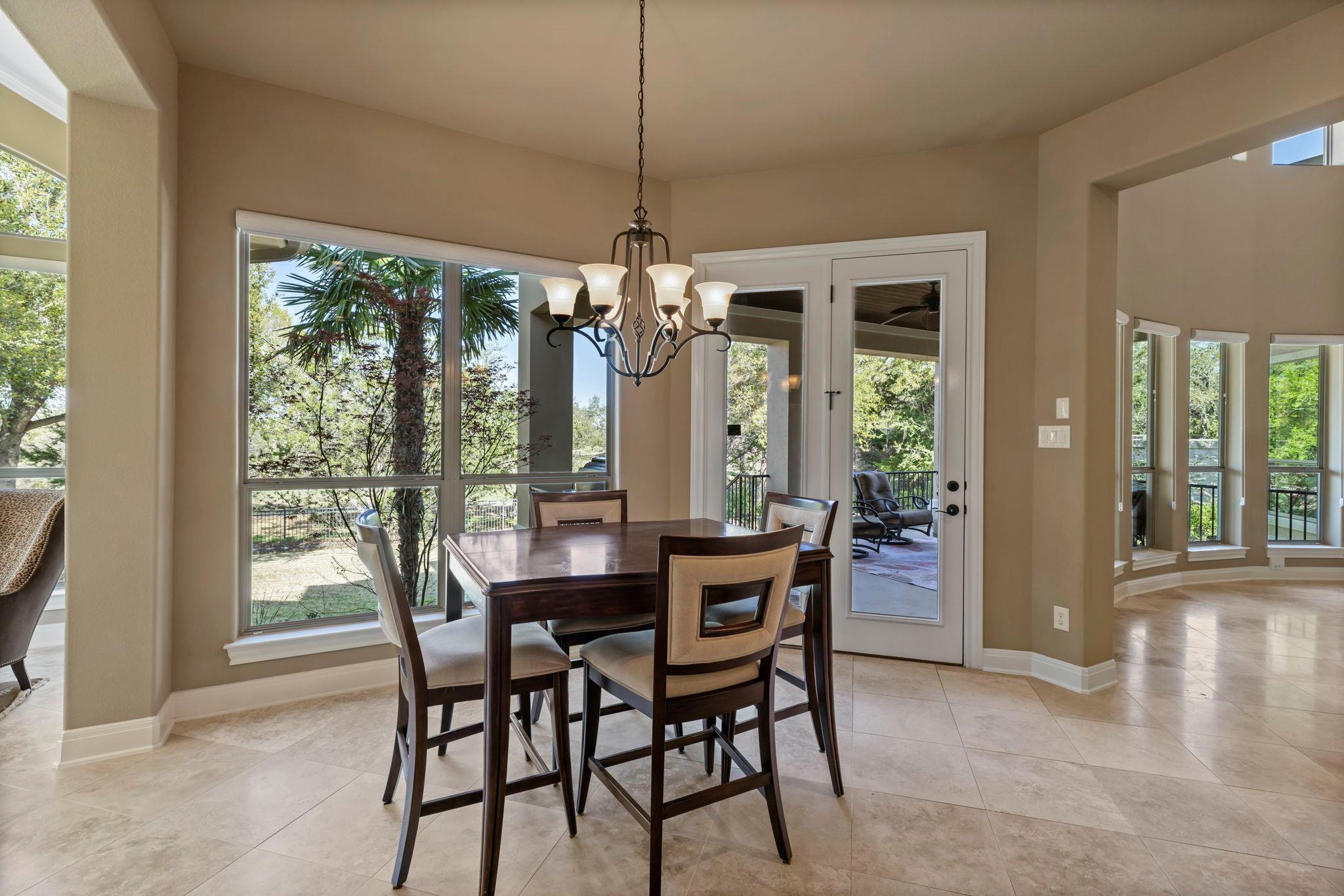 2116 University Club Dr., Austin, TX 78732