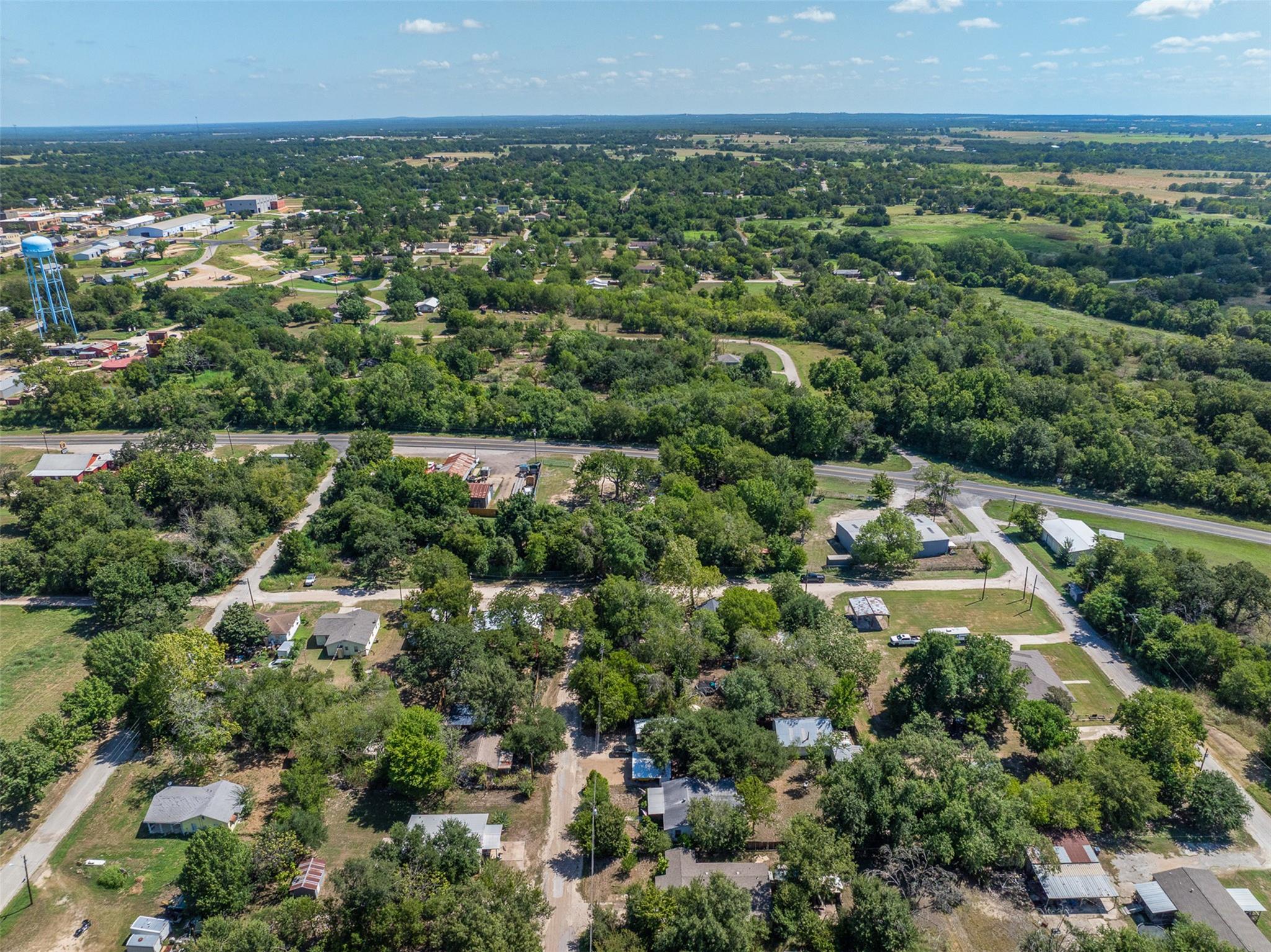 320 S Wilcox St, Rockdale, TX 76567