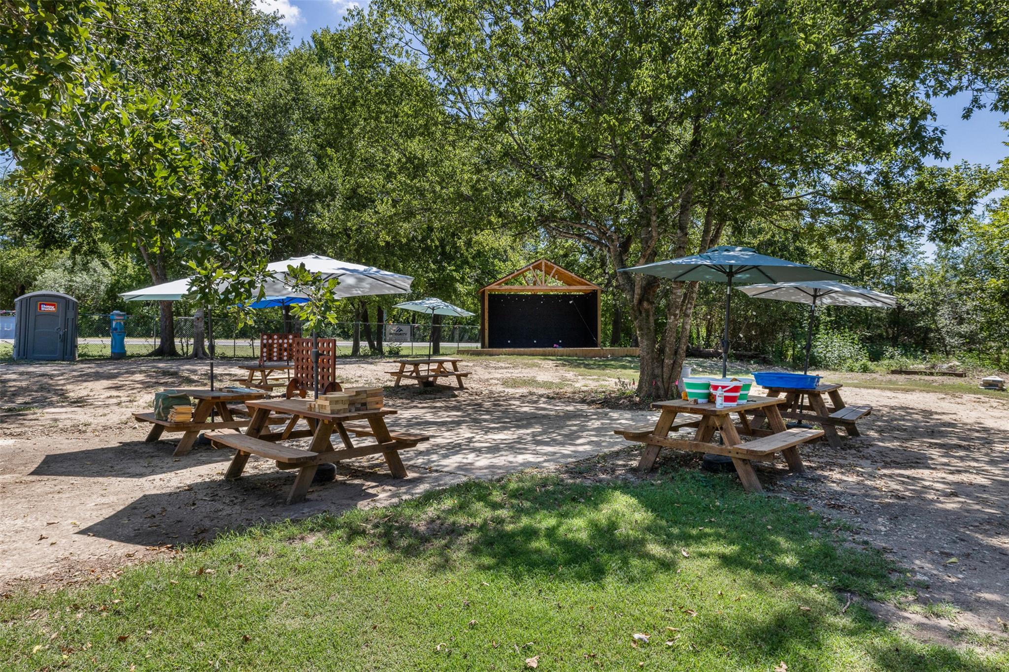 320 S Wilcox St, Rockdale, TX 76567