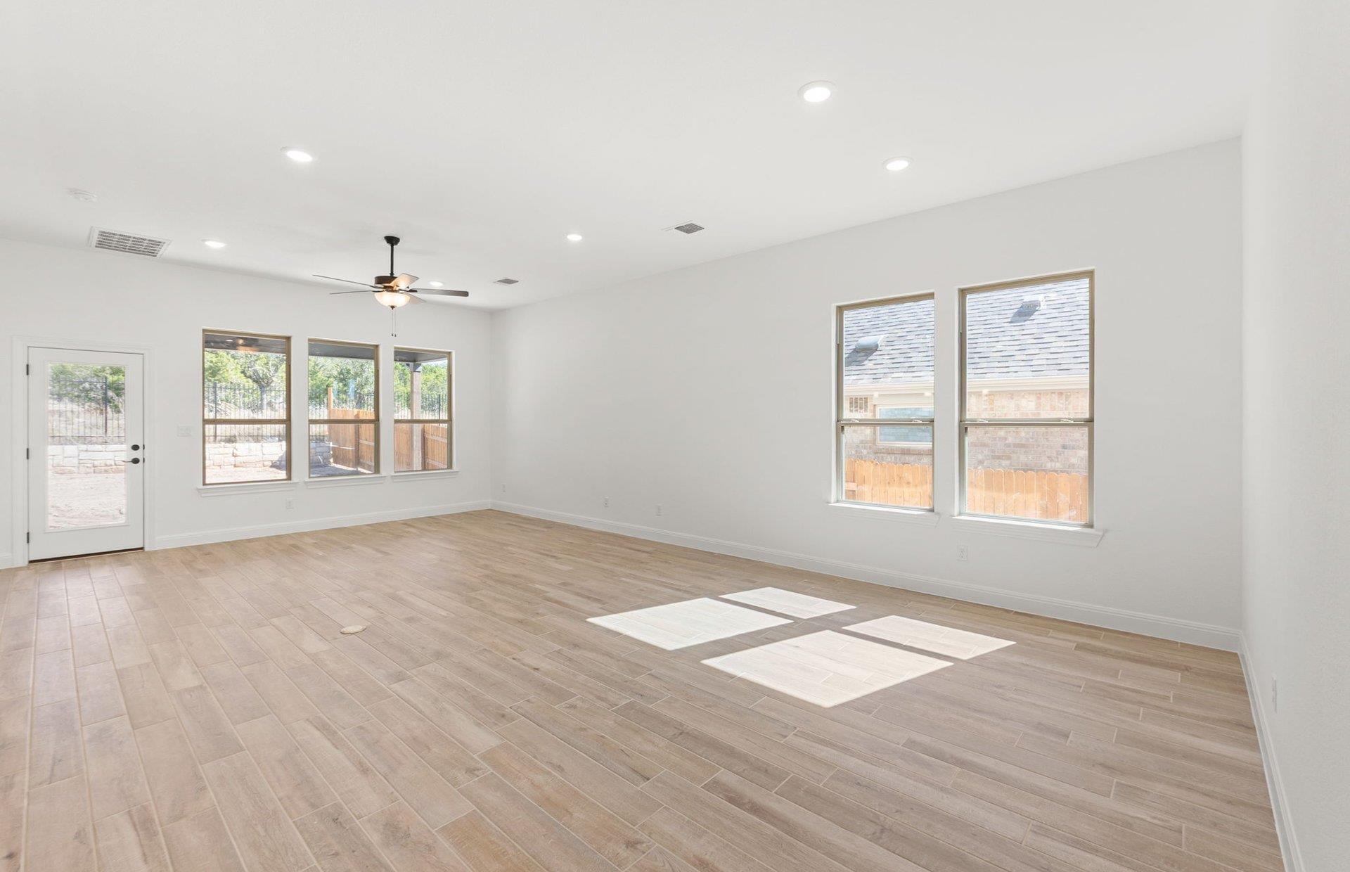 6909 Cliff Rose Dr, Spicewood, TX 78669