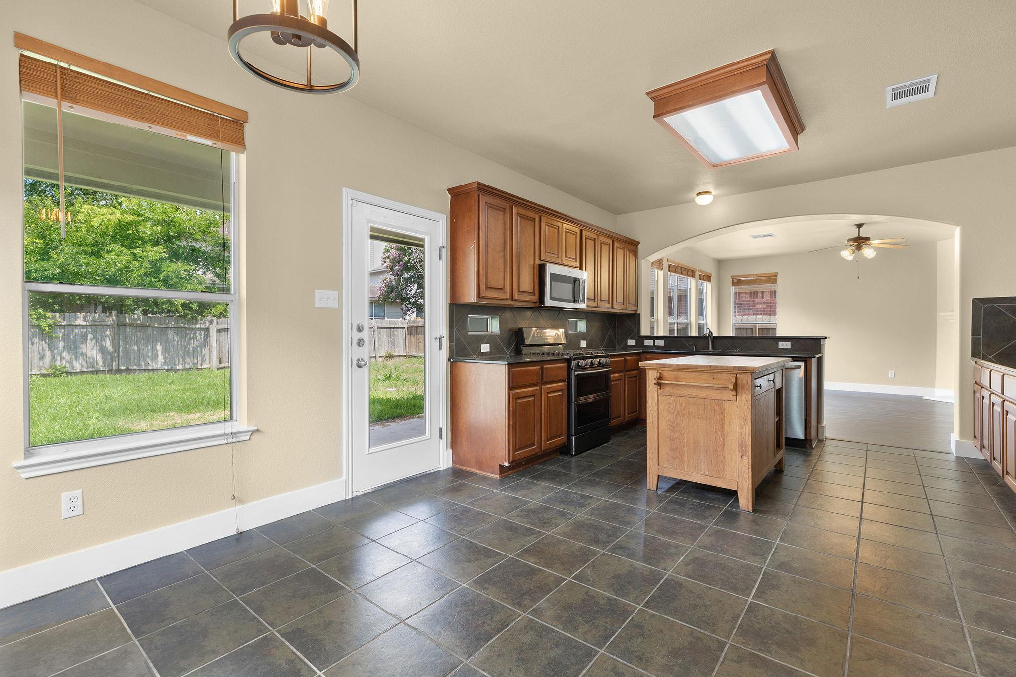 10128 Channel Island Dr, Austin, TX 78747