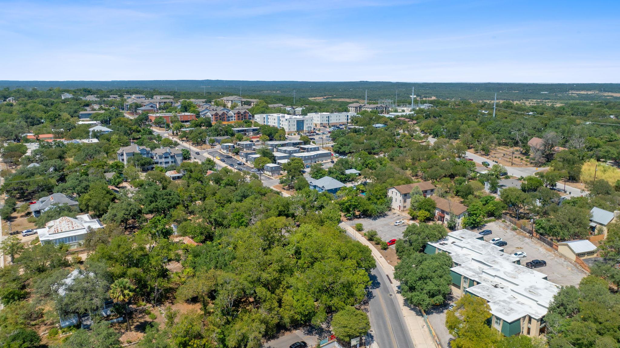 905 N Lbj Dr, San Marcos, TX 78666