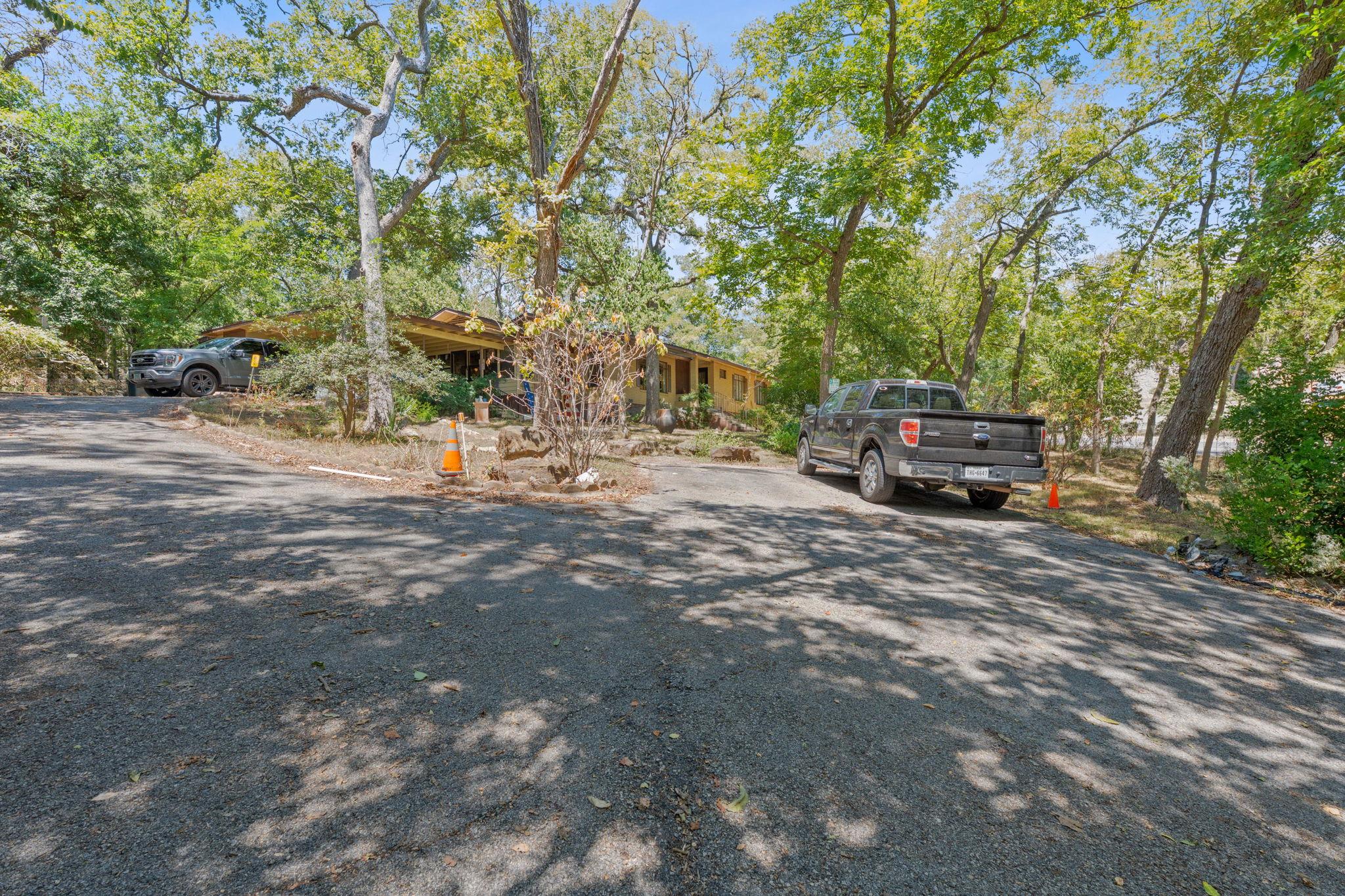 905 N Lbj Dr, San Marcos, TX 78666