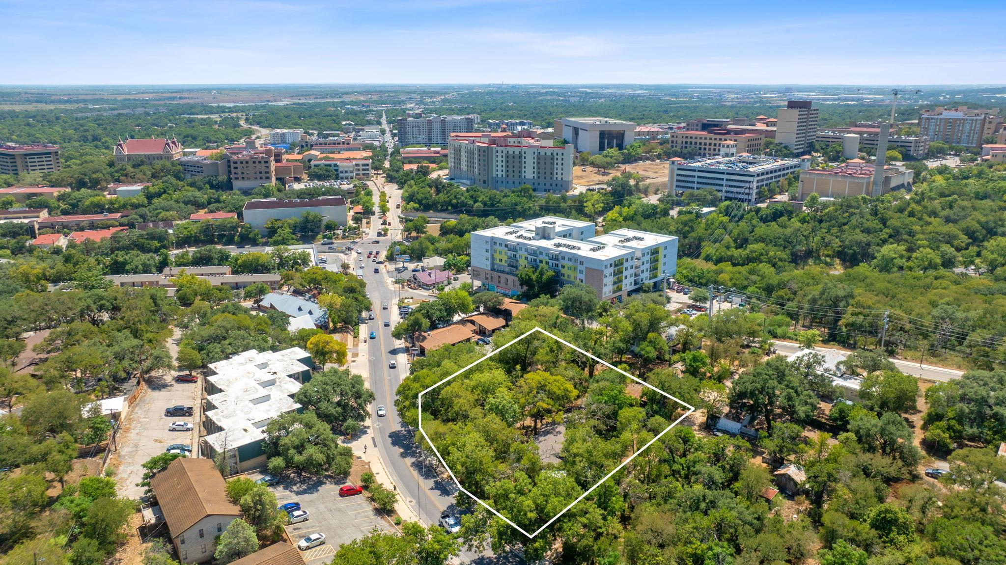 905 N Lbj Dr, San Marcos, TX 78666