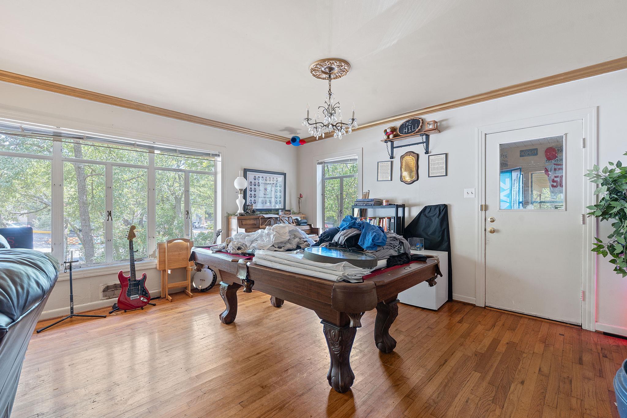 905 N Lbj Dr, San Marcos, TX 78666