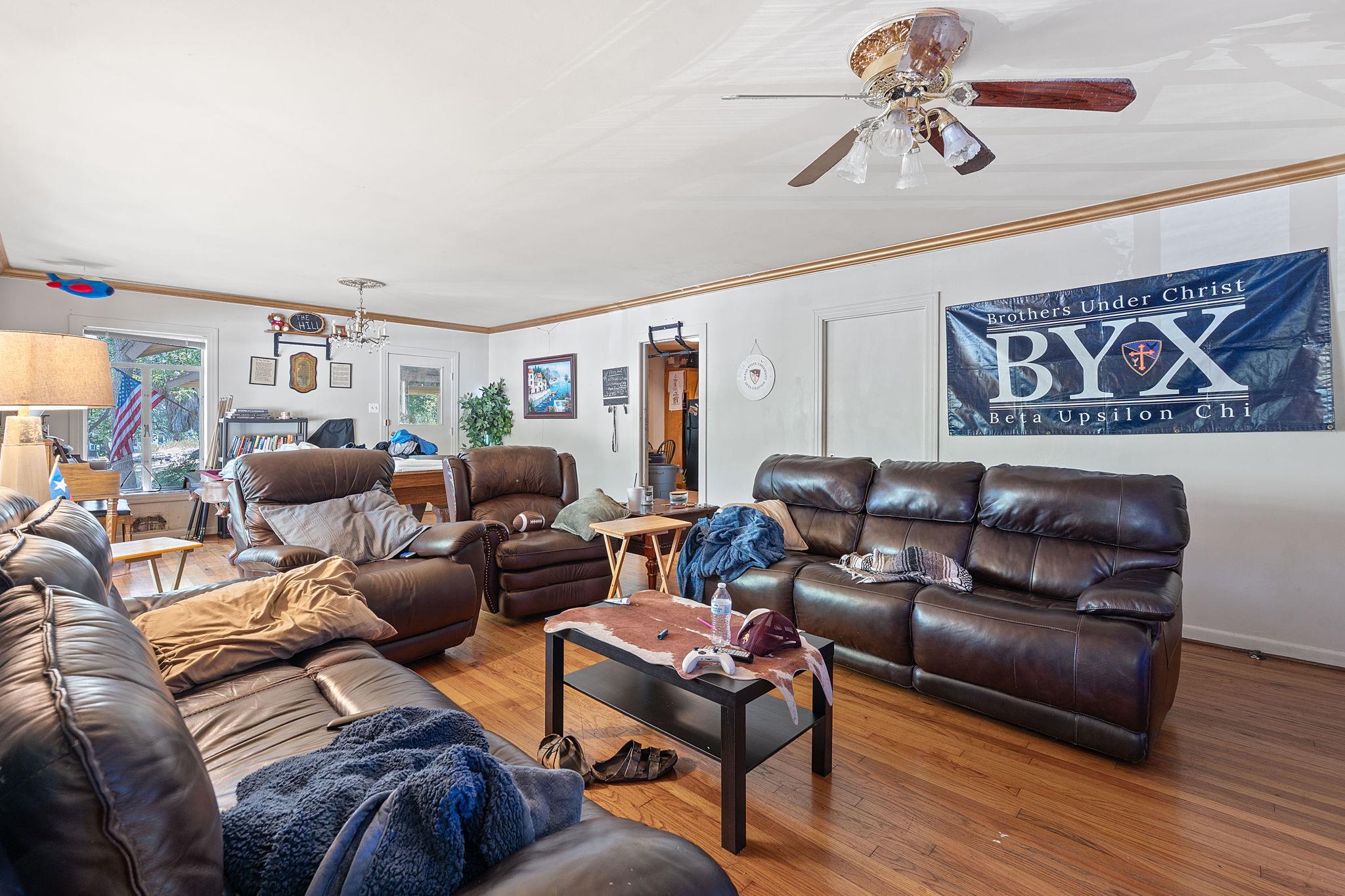 905 N Lbj Dr, San Marcos, TX 78666