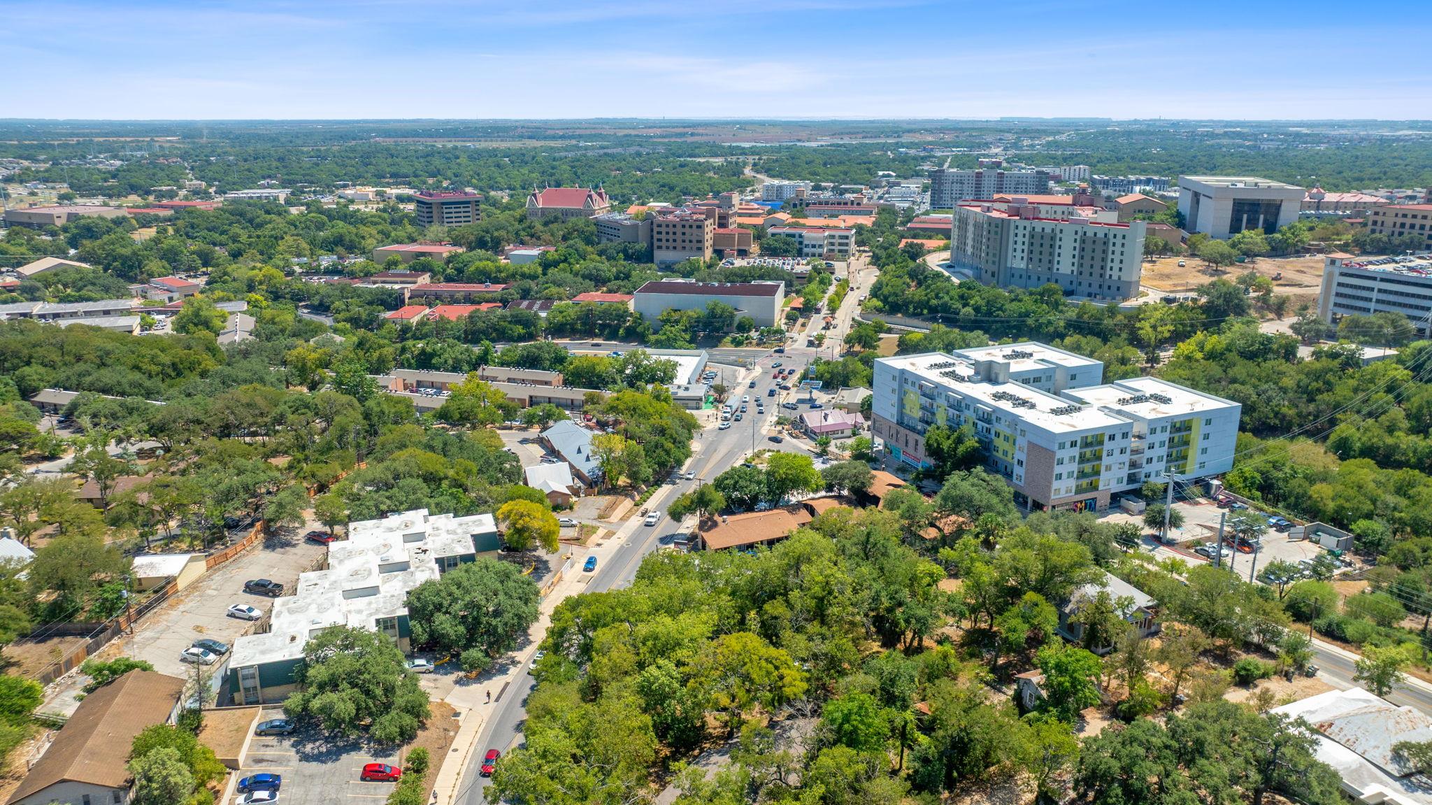 905 N Lbj Dr, San Marcos, TX 78666