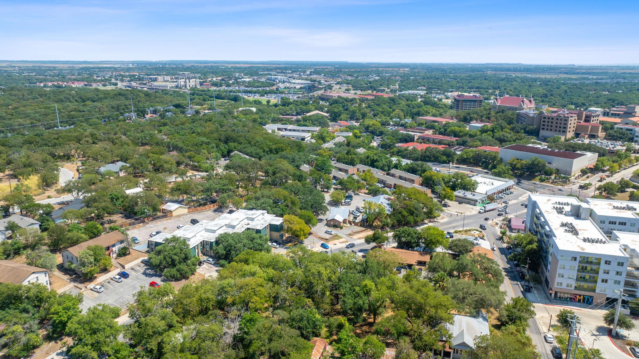 905 N Lbj Dr, San Marcos, TX 78666