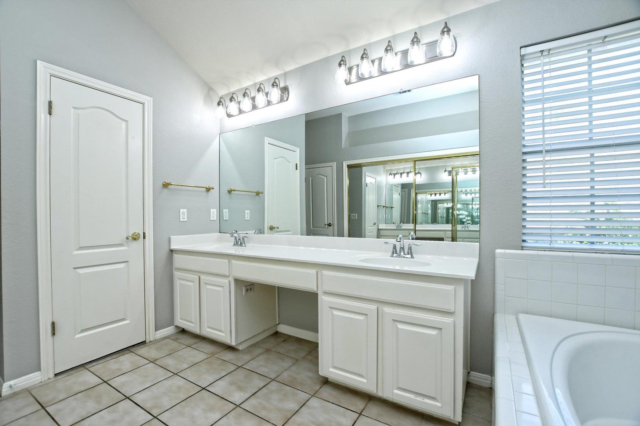 9934 Barbrook Dr, Austin, TX 78726