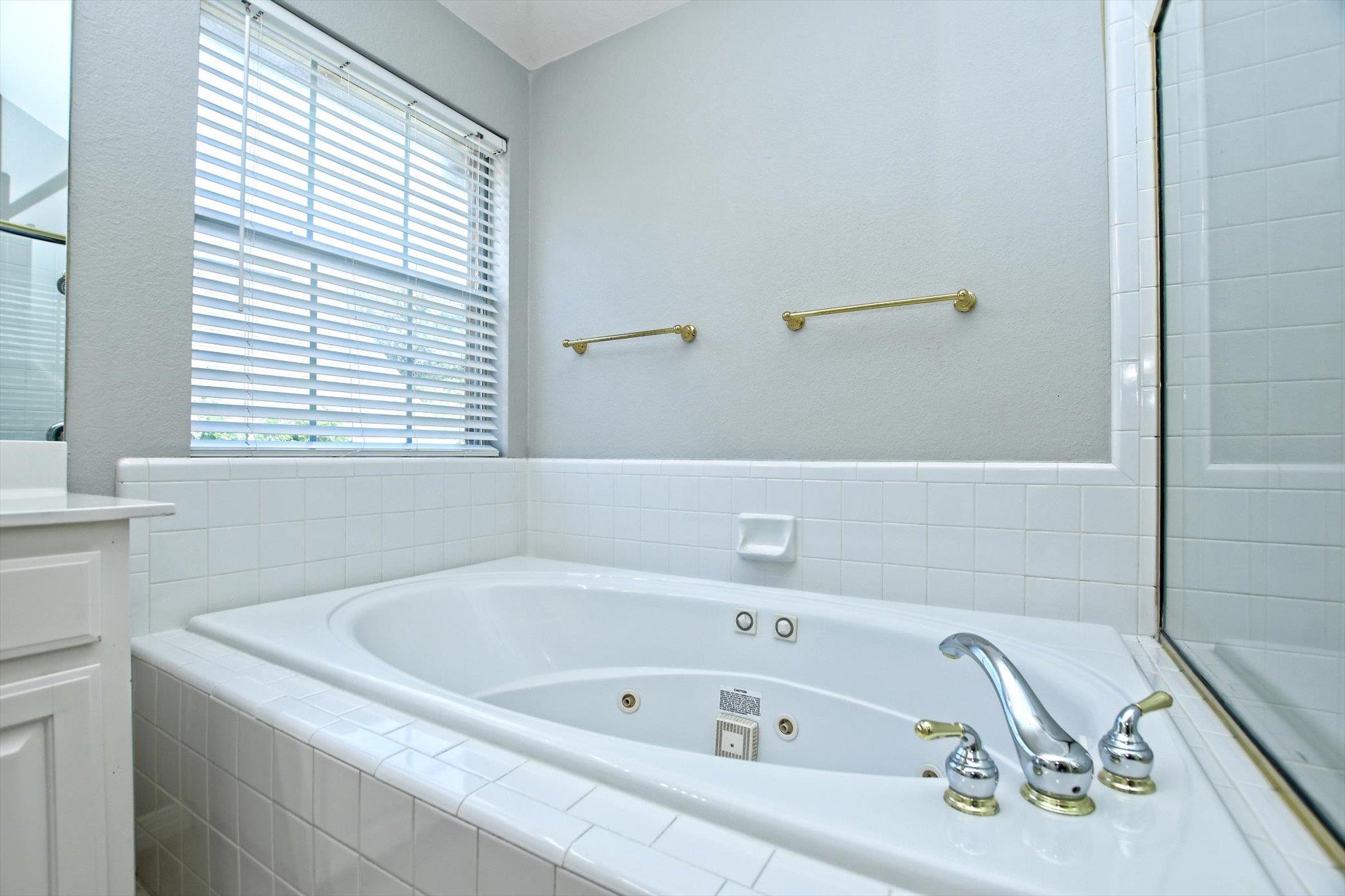 9934 Barbrook Dr, Austin, TX 78726