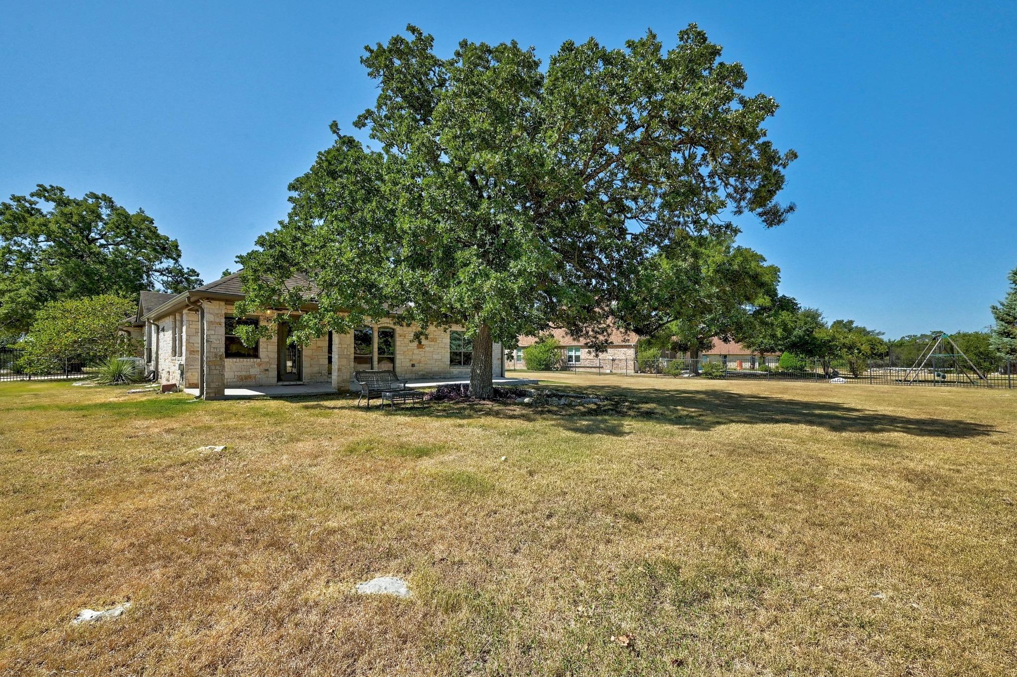 577 Shelf Rock Rd, Driftwood, TX 78619