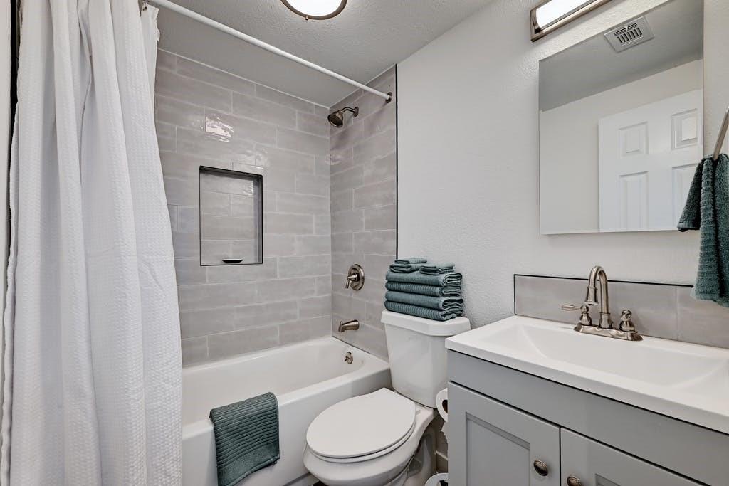 5210 Rogers Ln # 2, Austin, TX 78724