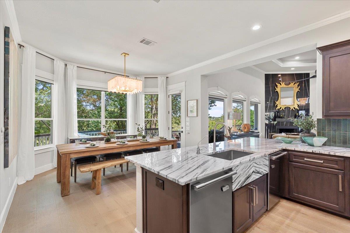 205 Overlook Ct, Georgetown, TX 78628