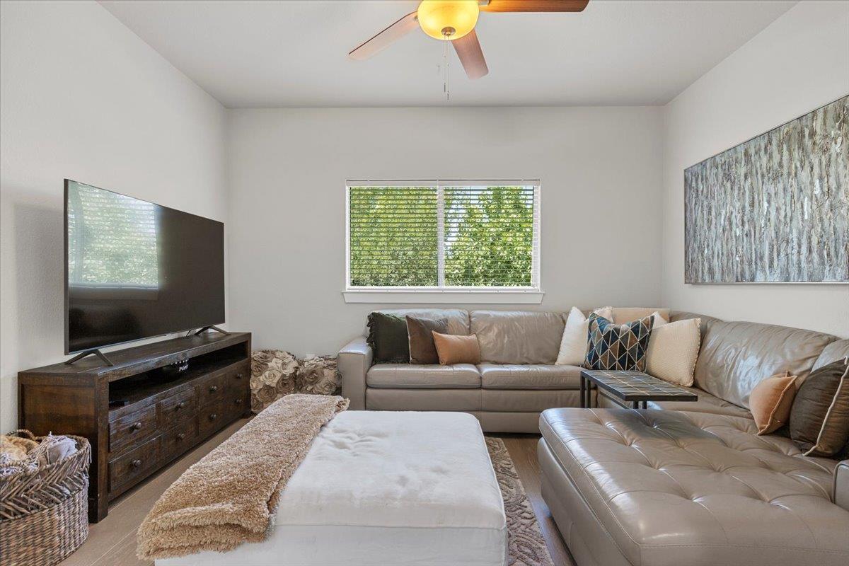 205 Overlook Ct, Georgetown, TX 78628