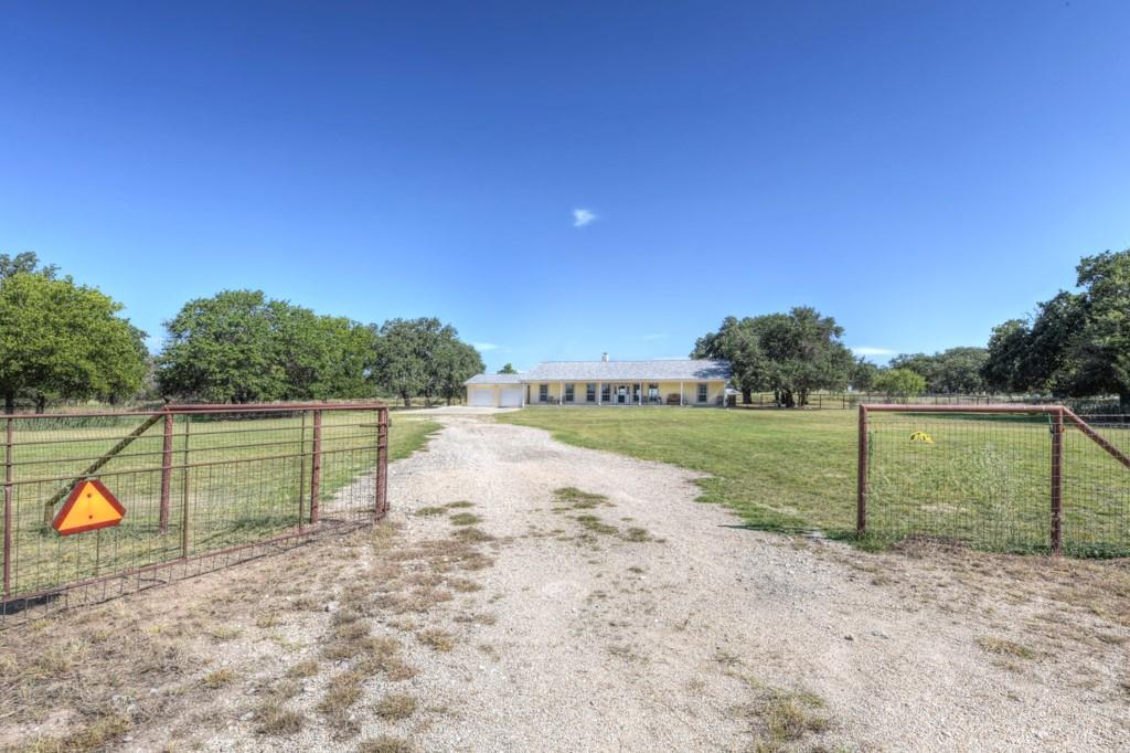 2474 Goehmann Ln, Fredericksburg, TX 78624